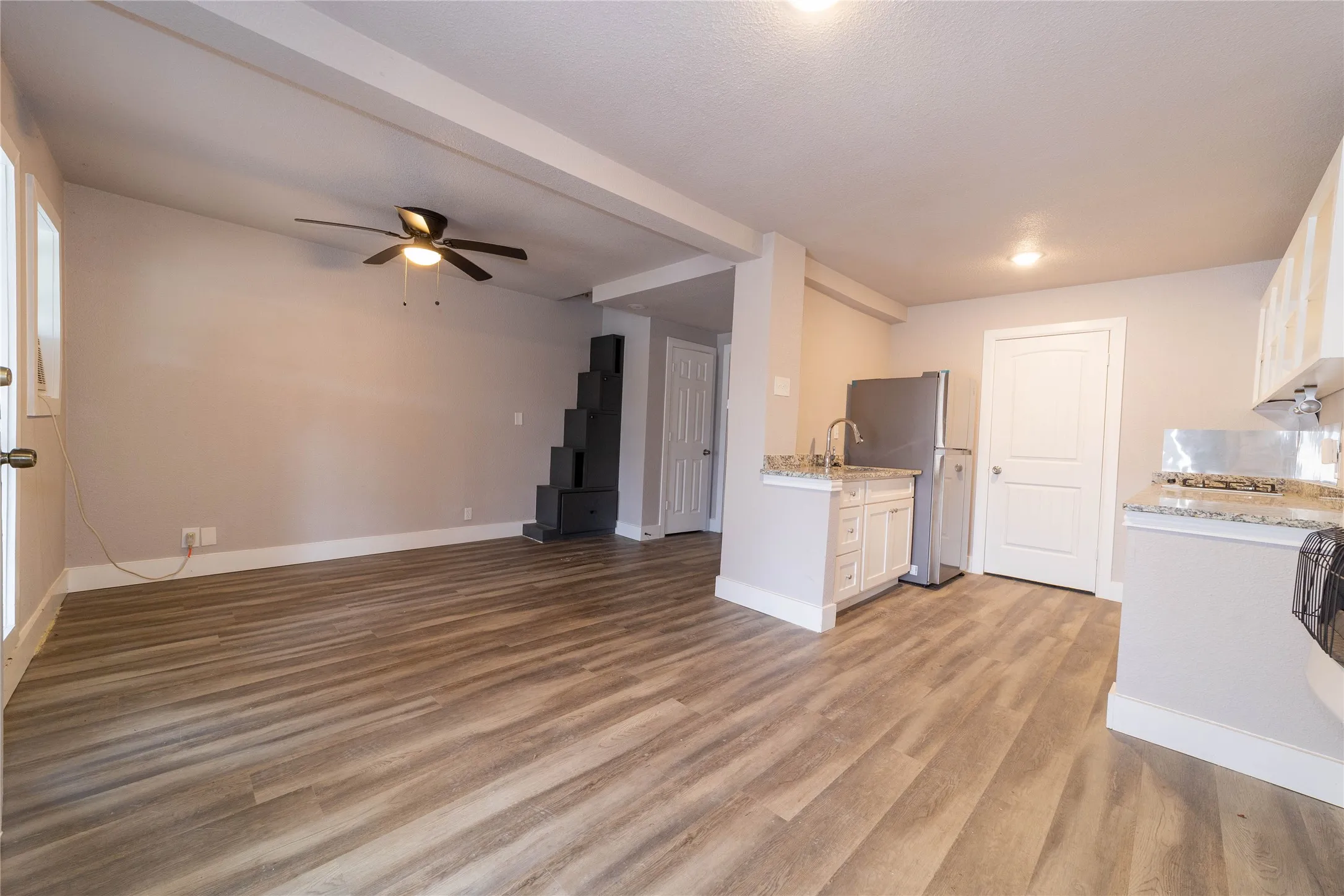 Single Family Residence For Sale in Tarrant County , 4838 Williams Spring Road, Fort Worth, Texas 76135, 3 Bedroom, 2 Bathroom, Garage spaces, 1,500 Sqft, built in 1975, mls#21381086, Real Estate Agent in Fort Worth, Homes For Sale in Tarrant county, Homes For Sale in Fort Worth, Realtor in Fort Worth Texas, Real Estate Brokerage Independent Realty Texas, Luminita Cordes Realtor