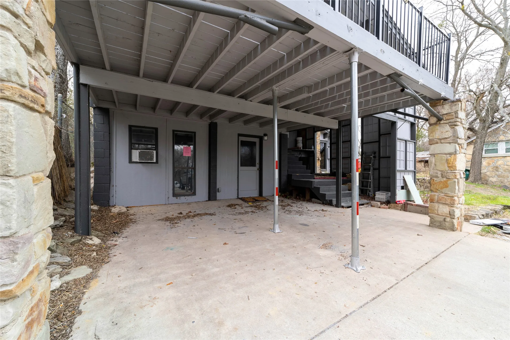 Single Family Residence For Sale in Tarrant County , 4838 Williams Spring Road, Fort Worth, Texas 76135, 3 Bedroom, 2 Bathroom, Garage spaces, 1,500 Sqft, built in 1975, mls#21381086, Real Estate Agent in Fort Worth, Homes For Sale in Tarrant county, Homes For Sale in Fort Worth, Realtor in Fort Worth Texas, Real Estate Brokerage Independent Realty Texas, Luminita Cordes Realtor