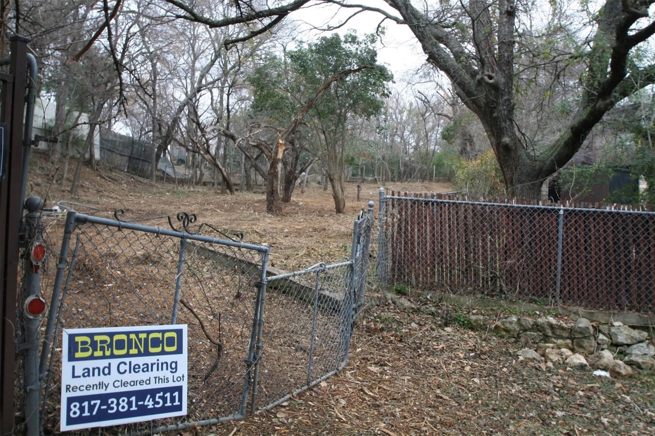 Single Family Residence For Sale in Tarrant County , 4838 Williams Spring Road, Fort Worth, Texas 76135, 3 Bedroom, 2 Bathroom, Garage spaces, 1,500 Sqft, built in 1975, mls#21381086, Real Estate Agent in Fort Worth, Homes For Sale in Tarrant county, Homes For Sale in Fort Worth, Realtor in Fort Worth Texas, Real Estate Brokerage Independent Realty Texas, Luminita Cordes Realtor