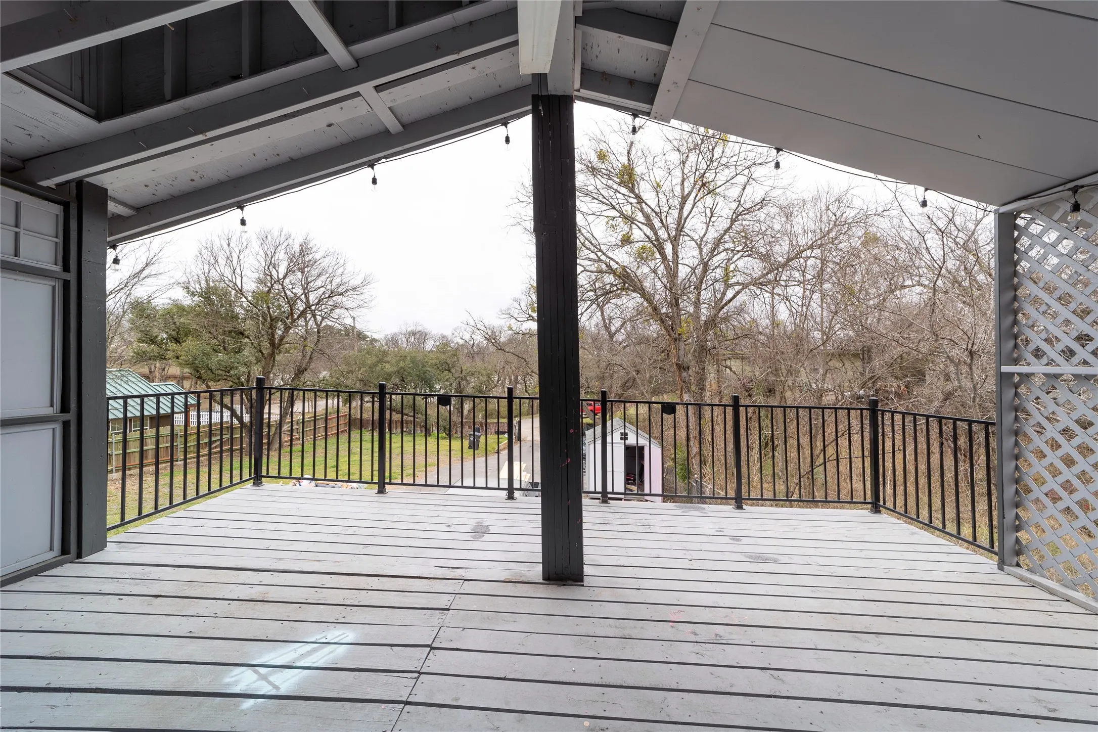 Single Family Residence For Sale in Tarrant County , 4838 Williams Spring Road, Fort Worth, Texas 76135, 3 Bedroom, 2 Bathroom, Garage spaces, 1,500 Sqft, built in 1975, mls#21381086, Real Estate Agent in Fort Worth, Homes For Sale in Tarrant county, Homes For Sale in Fort Worth, Realtor in Fort Worth Texas, Real Estate Brokerage Independent Realty Texas, Luminita Cordes Realtor