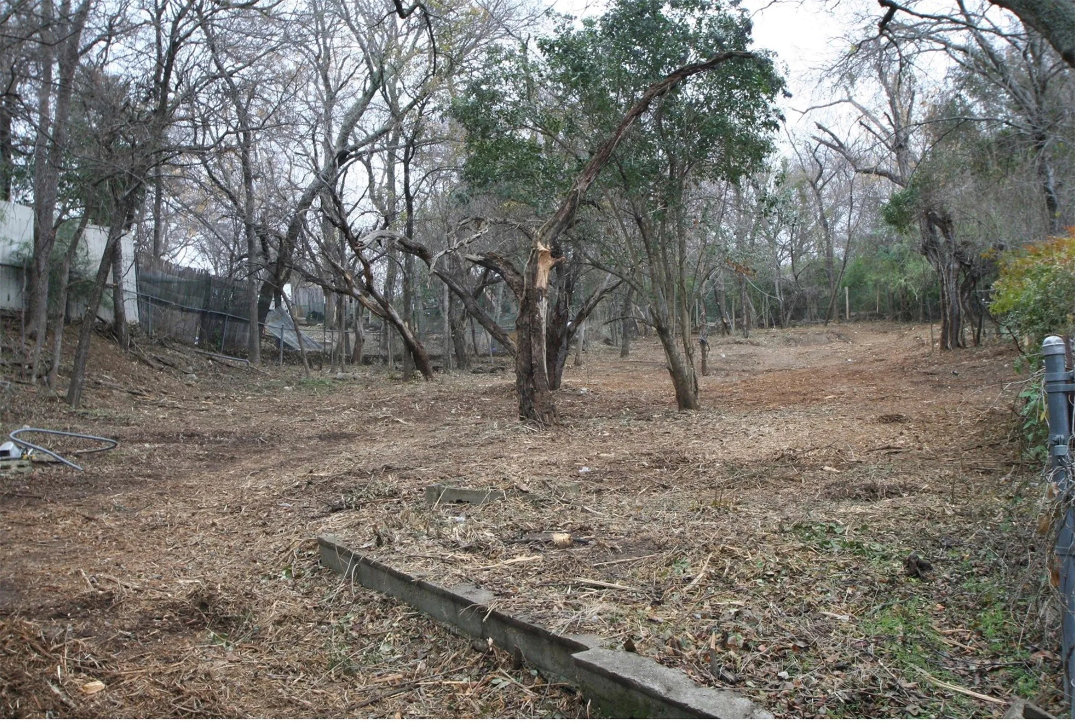 Single Family Residence For Sale in Tarrant County , 4838 Williams Spring Road, Fort Worth, Texas 76135, 3 Bedroom, 2 Bathroom, Garage spaces, 1,500 Sqft, built in 1975, mls#21381086, Real Estate Agent in Fort Worth, Homes For Sale in Tarrant county, Homes For Sale in Fort Worth, Realtor in Fort Worth Texas, Real Estate Brokerage Independent Realty Texas, Luminita Cordes Realtor