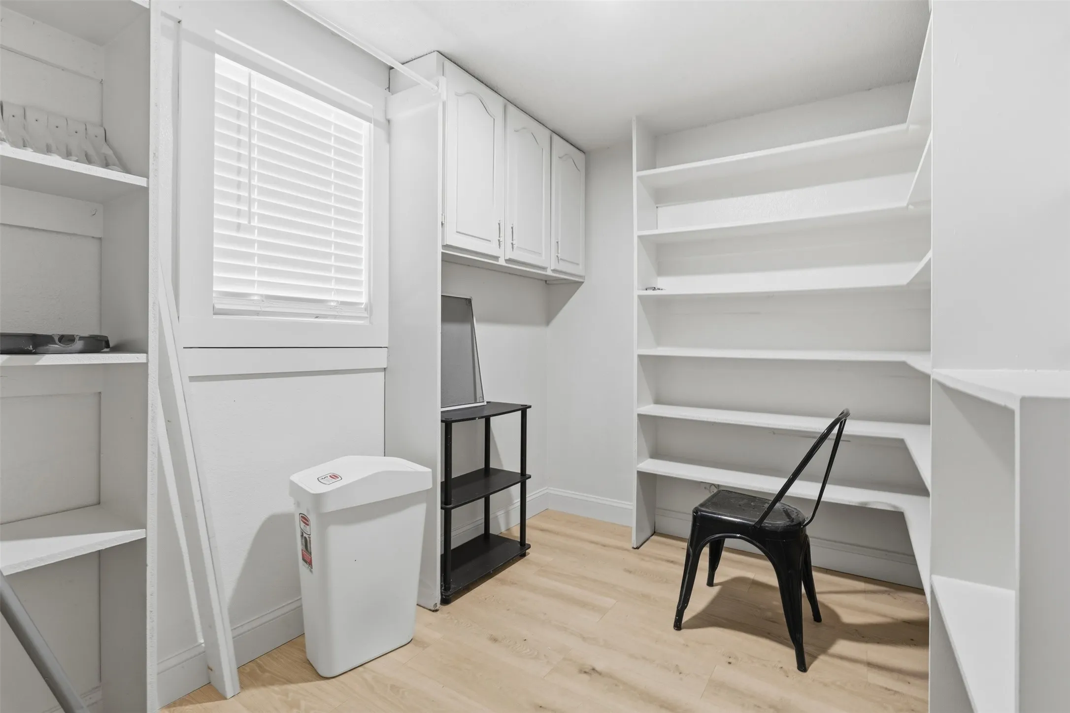 Office For Rent in Johnson County , 200 Ellison Street A, Burleson, Texas 76028, 0, 0, Garage spaces, 0 Sqft, built in 1955, mls#21380749, Real Estate Agent in Burleson, Homes For Rent in Johnson county, Homes For Rent in Burleson, Realtor in Burleson Texas, Real Estate Brokerage Independent Realty Texas, Luminita Cordes Realtor