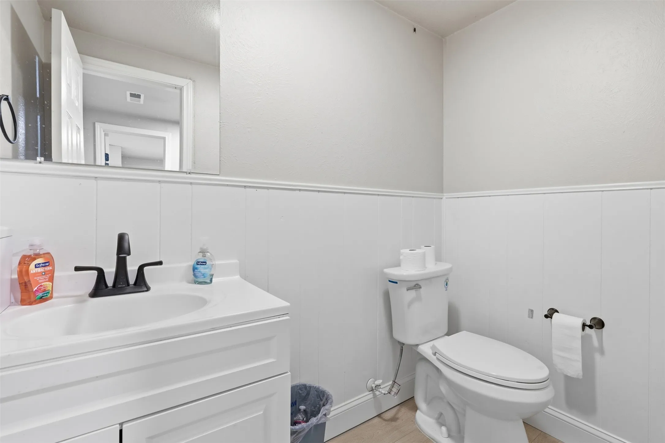 Office For Rent in Johnson County , 200 Ellison Street A, Burleson, Texas 76028, 0, 0, Garage spaces, 0 Sqft, built in 1955, mls#21380749, Real Estate Agent in Burleson, Homes For Rent in Johnson county, Homes For Rent in Burleson, Realtor in Burleson Texas, Real Estate Brokerage Independent Realty Texas, Luminita Cordes Realtor