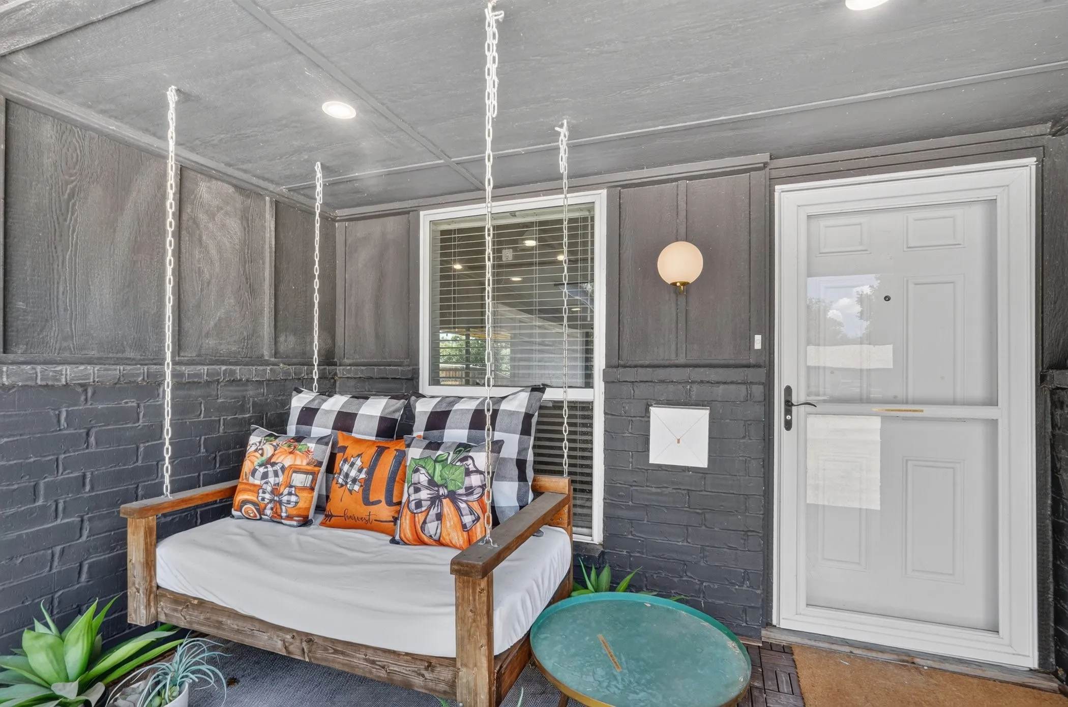 Single Family Residence For Sale in Dallas County , 1610 Cecil Drive, Carrollton, Texas 75006, 3 Bedroom, 2 Bathroom, 2 Garage spaces, 1,549 Sqft, built in 1973, mls#21381098, Real Estate Agent in Carrollton, Homes For Sale in Dallas county, Homes For Sale in Carrollton, Realtor in Carrollton Texas, Real Estate Brokerage Independent Realty Texas, Luminita Cordes Realtor