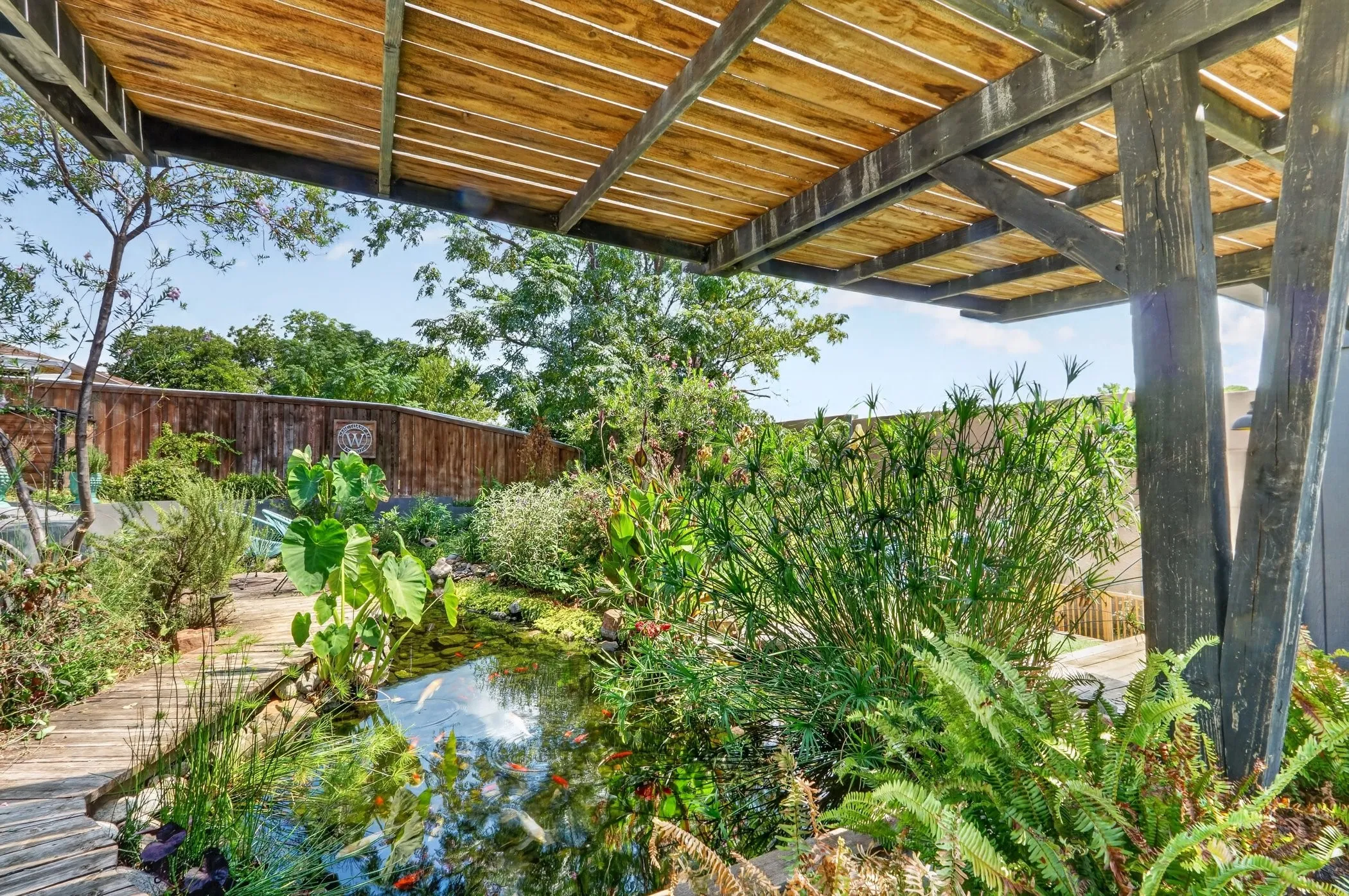 Single Family Residence For Sale in Dallas County , 1610 Cecil Drive, Carrollton, Texas 75006, 3 Bedroom, 2 Bathroom, 2 Garage spaces, 1,549 Sqft, built in 1973, mls#21381098, Real Estate Agent in Carrollton, Homes For Sale in Dallas county, Homes For Sale in Carrollton, Realtor in Carrollton Texas, Real Estate Brokerage Independent Realty Texas, Luminita Cordes Realtor
