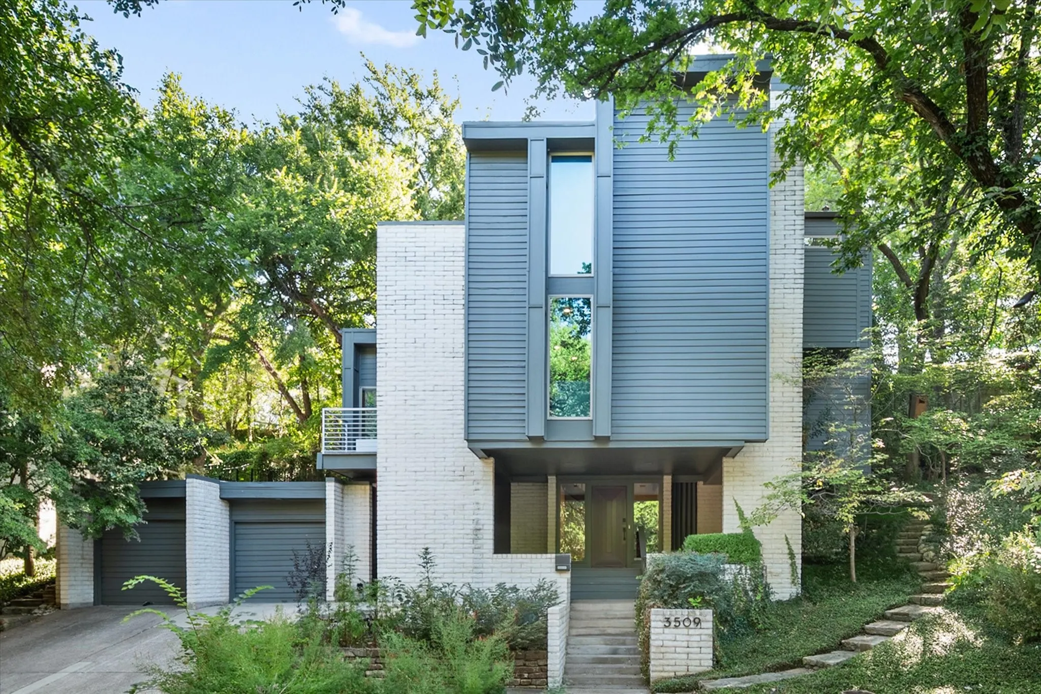 Single Family Residence For Sale in Tarrant County , 3509 Bellaire Park Court, Fort Worth, Texas 76109, 3 Bedroom, 3 Bathroom, 2 Garage spaces, 3,418 Sqft, built in 1977, mls#21378360, Real Estate Agent in Fort Worth, Homes For Sale in Tarrant county, Homes For Sale in Fort Worth, Realtor in Fort Worth Texas, Real Estate Brokerage Independent Realty Texas, Luminita Cordes Realtor