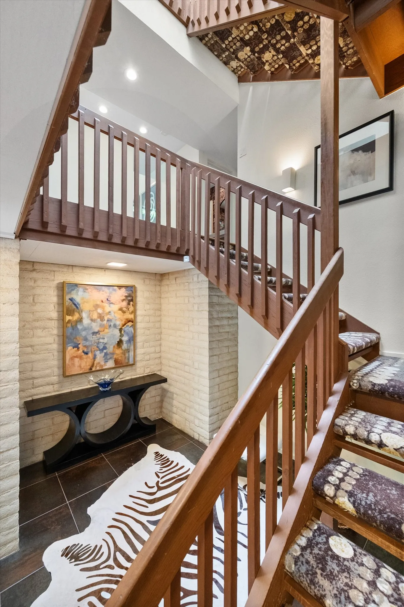Single Family Residence For Sale in Tarrant County , 3509 Bellaire Park Court, Fort Worth, Texas 76109, 3 Bedroom, 3 Bathroom, 2 Garage spaces, 3,418 Sqft, built in 1977, mls#21378360, Real Estate Agent in Fort Worth, Homes For Sale in Tarrant county, Homes For Sale in Fort Worth, Realtor in Fort Worth Texas, Real Estate Brokerage Independent Realty Texas, Luminita Cordes Realtor