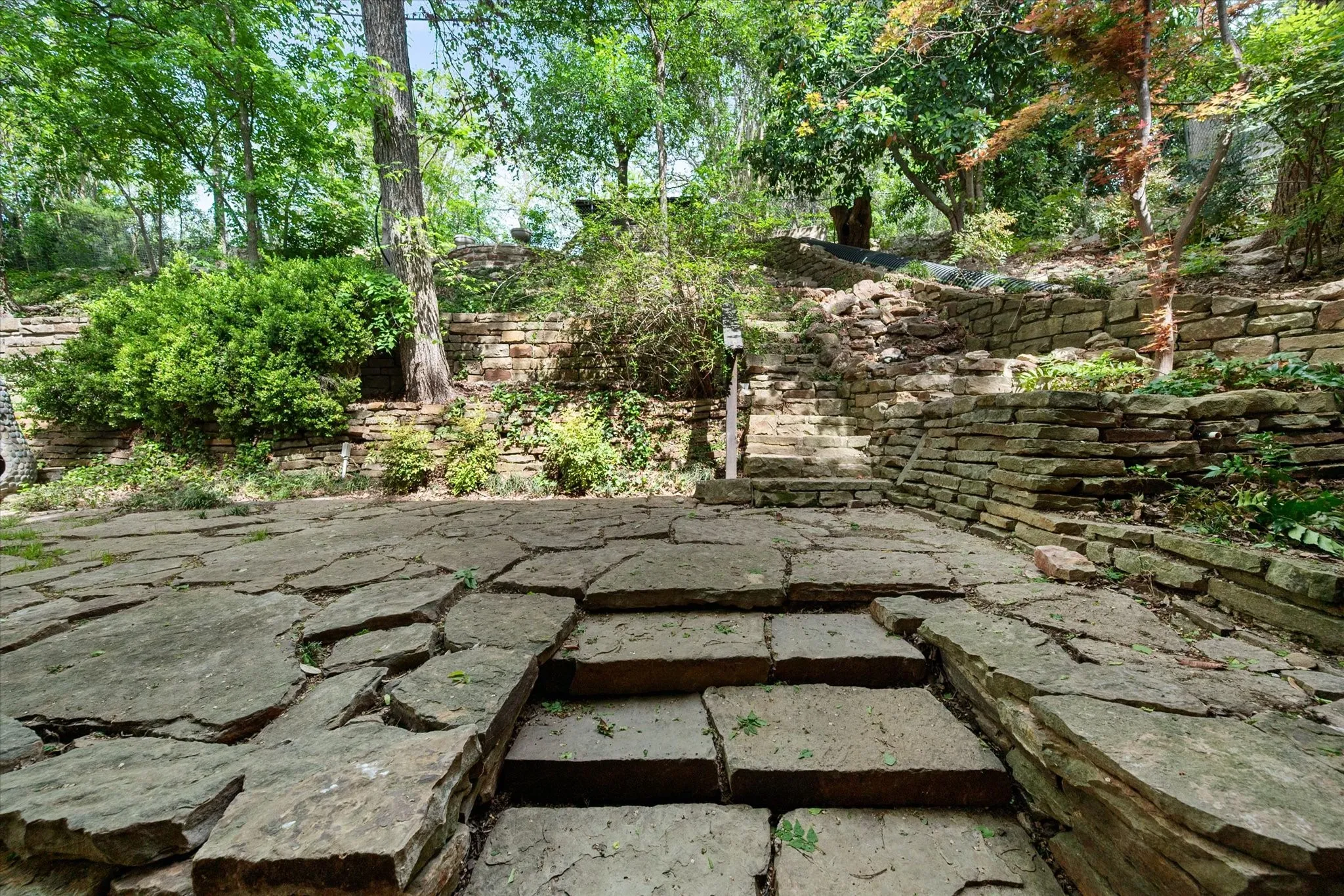 Single Family Residence For Sale in Tarrant County , 3509 Bellaire Park Court, Fort Worth, Texas 76109, 3 Bedroom, 3 Bathroom, 2 Garage spaces, 3,418 Sqft, built in 1977, mls#21378360, Real Estate Agent in Fort Worth, Homes For Sale in Tarrant county, Homes For Sale in Fort Worth, Realtor in Fort Worth Texas, Real Estate Brokerage Independent Realty Texas, Luminita Cordes Realtor