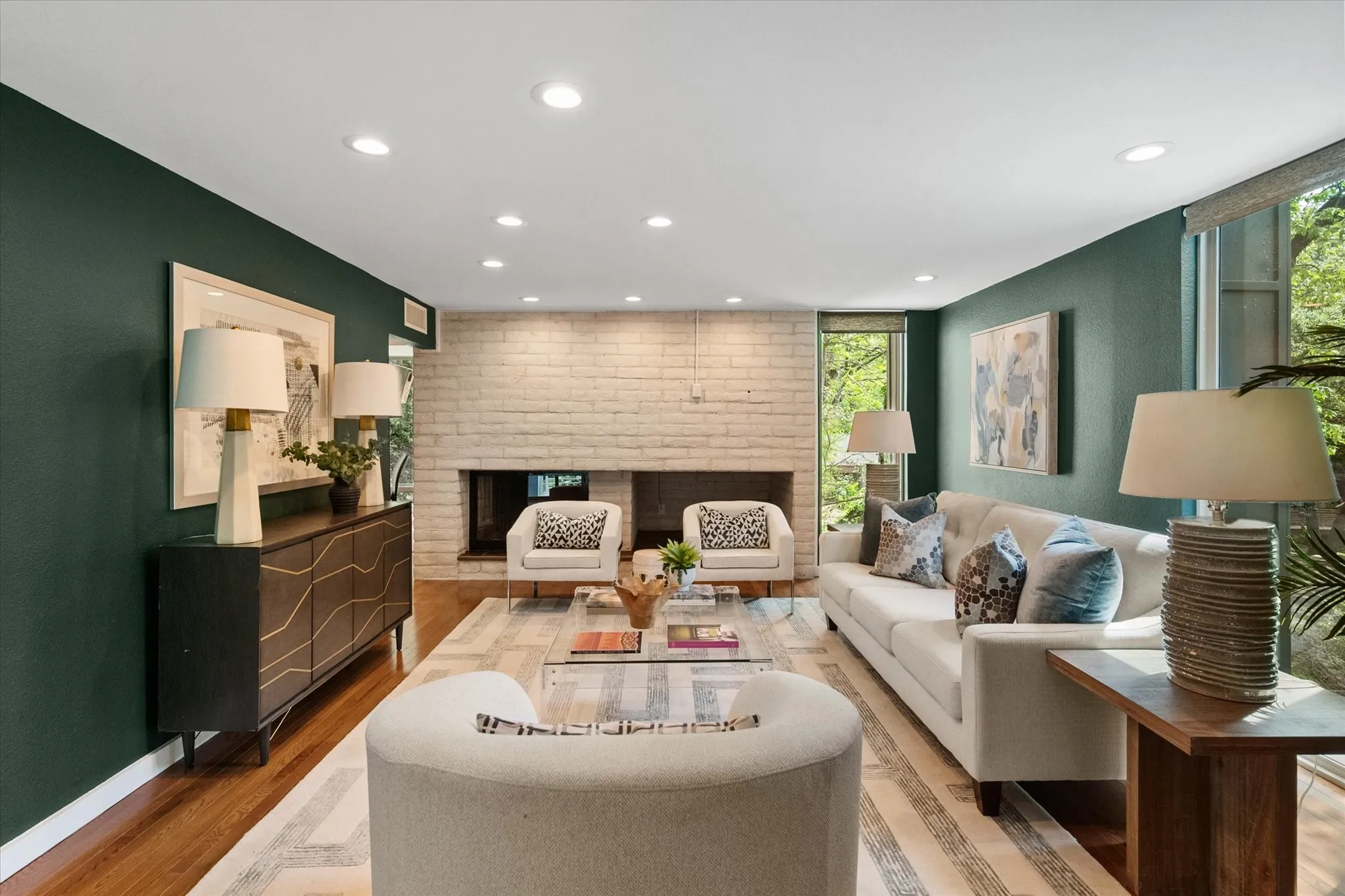 Single Family Residence For Sale in Tarrant County , 3509 Bellaire Park Court, Fort Worth, Texas 76109, 3 Bedroom, 3 Bathroom, 2 Garage spaces, 3,418 Sqft, built in 1977, mls#21378360, Real Estate Agent in Fort Worth, Homes For Sale in Tarrant county, Homes For Sale in Fort Worth, Realtor in Fort Worth Texas, Real Estate Brokerage Independent Realty Texas, Luminita Cordes Realtor