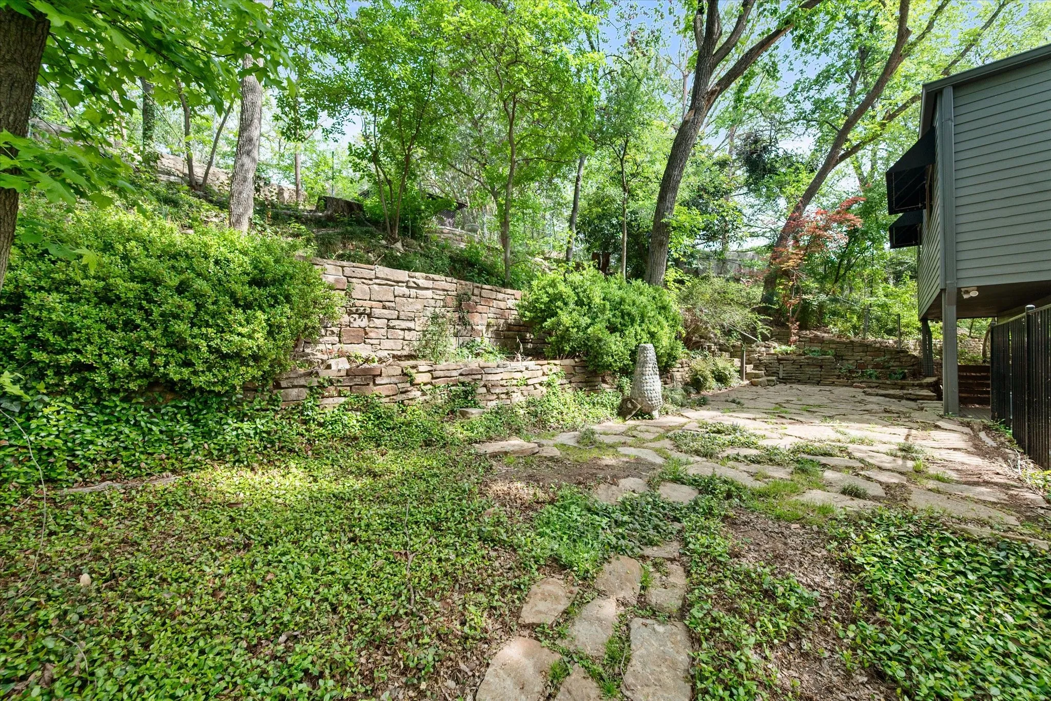 Single Family Residence For Sale in Tarrant County , 3509 Bellaire Park Court, Fort Worth, Texas 76109, 3 Bedroom, 3 Bathroom, 2 Garage spaces, 3,418 Sqft, built in 1977, mls#21378360, Real Estate Agent in Fort Worth, Homes For Sale in Tarrant county, Homes For Sale in Fort Worth, Realtor in Fort Worth Texas, Real Estate Brokerage Independent Realty Texas, Luminita Cordes Realtor
