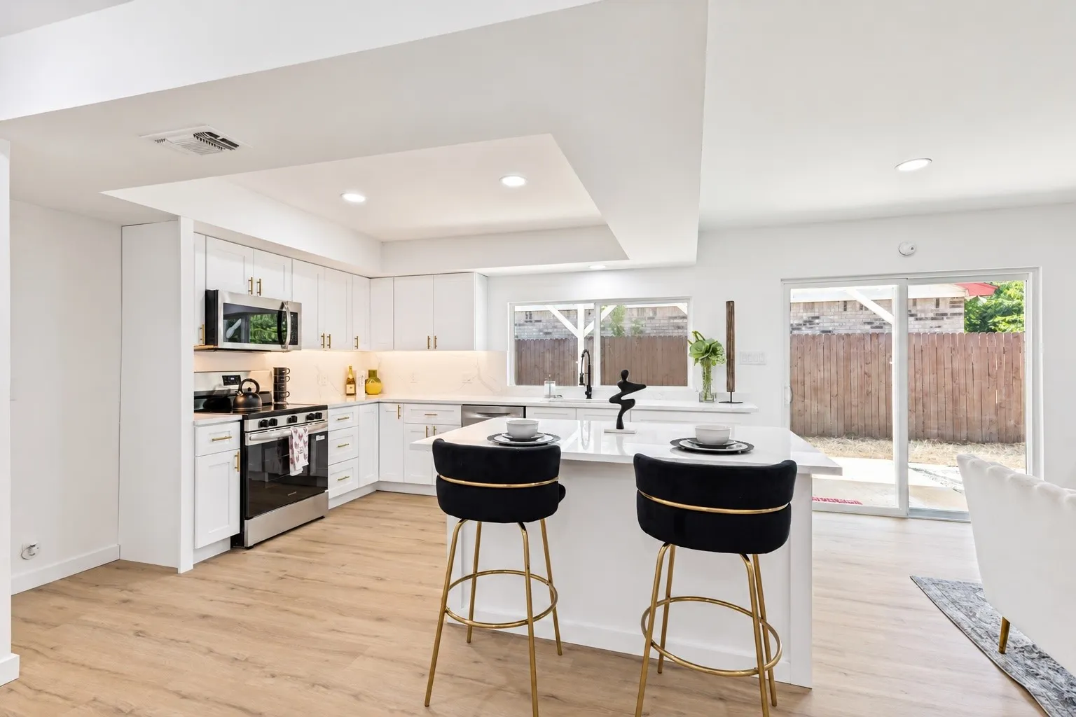 Eat in kitchen
