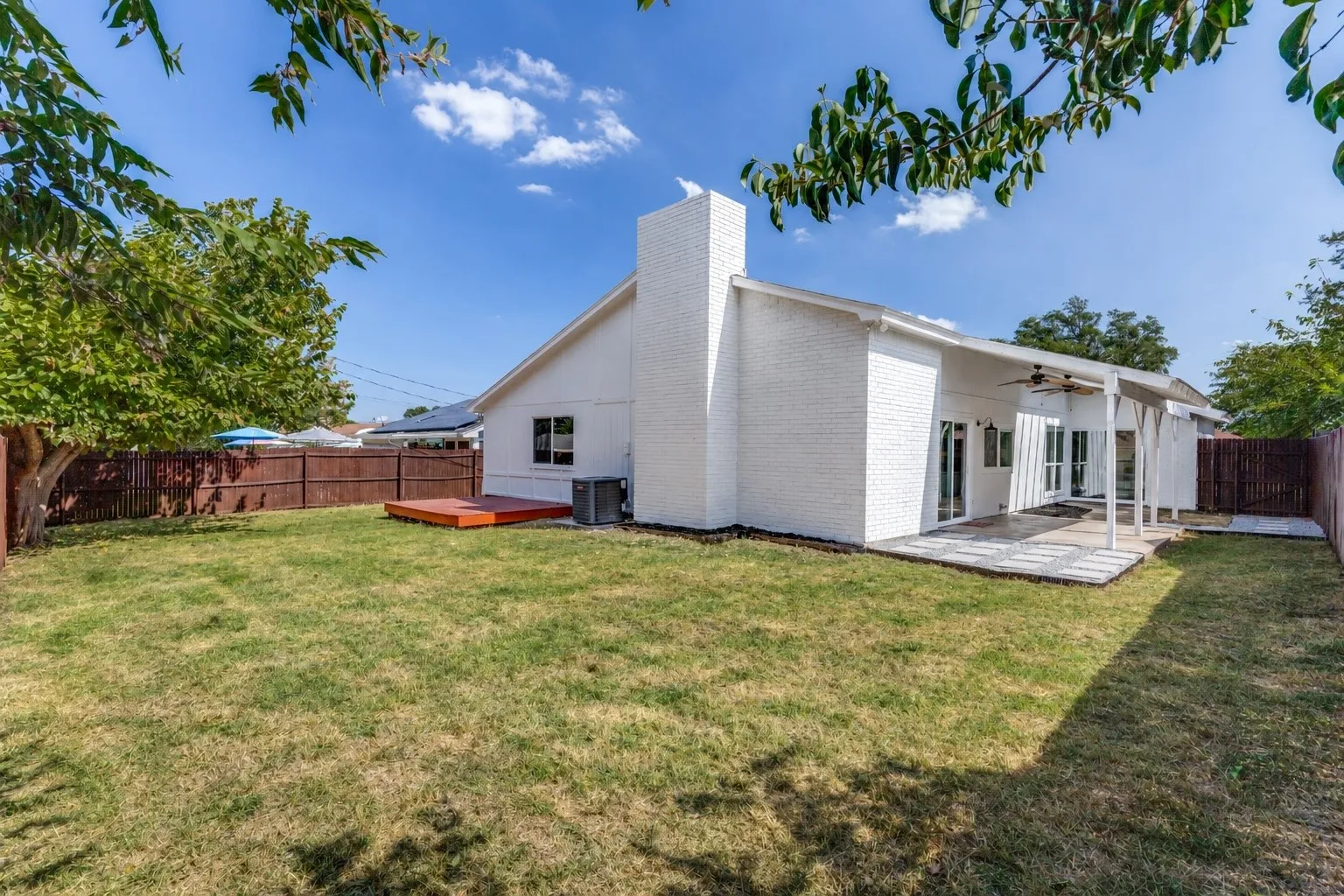Single Family Residence For Sale in Tarrant County , 7024 Woodacre Road, Fort Worth, Texas 76133, 3 Bedroom, 2 Bathroom, 2 Garage spaces, 1,783 Sqft, built in 1977, mls#21380717, Real Estate Agent in Fort Worth, Homes For Sale in Tarrant county, Homes For Sale in Fort Worth, Realtor in Fort Worth Texas, Real Estate Brokerage Independent Realty Texas, Luminita Cordes Realtor