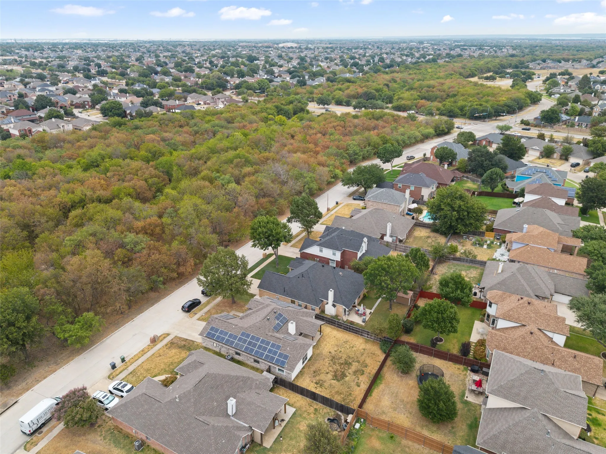 Single Family Residence For Sale in Tarrant County , 718 W Lonesome Dove Trail, Arlington, Texas 76001, 4 Bedroom, 2 Bathroom, 2 Garage spaces, 1,844 Sqft, built in 1999, mls#21380781, Real Estate Agent in Arlington, Homes For Sale in Tarrant county, Homes For Sale in Arlington, Realtor in Arlington Texas, Real Estate Brokerage Independent Realty Texas, Luminita Cordes Realtor