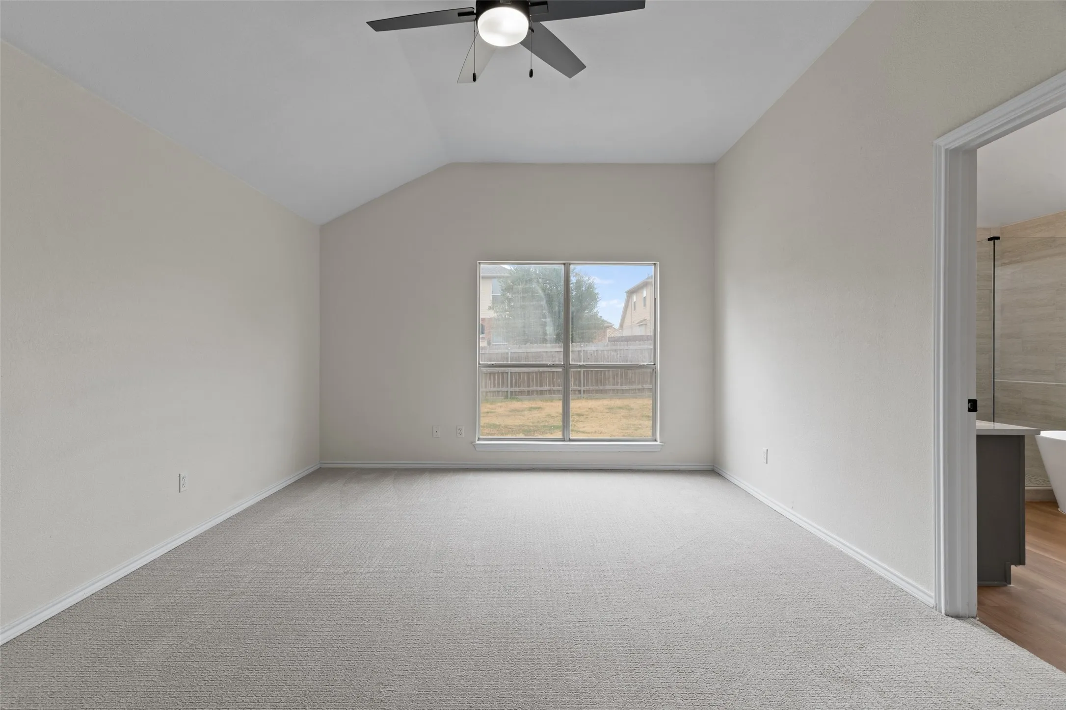 Single Family Residence For Sale in Tarrant County , 718 W Lonesome Dove Trail, Arlington, Texas 76001, 4 Bedroom, 2 Bathroom, 2 Garage spaces, 1,844 Sqft, built in 1999, mls#21380781, Real Estate Agent in Arlington, Homes For Sale in Tarrant county, Homes For Sale in Arlington, Realtor in Arlington Texas, Real Estate Brokerage Independent Realty Texas, Luminita Cordes Realtor