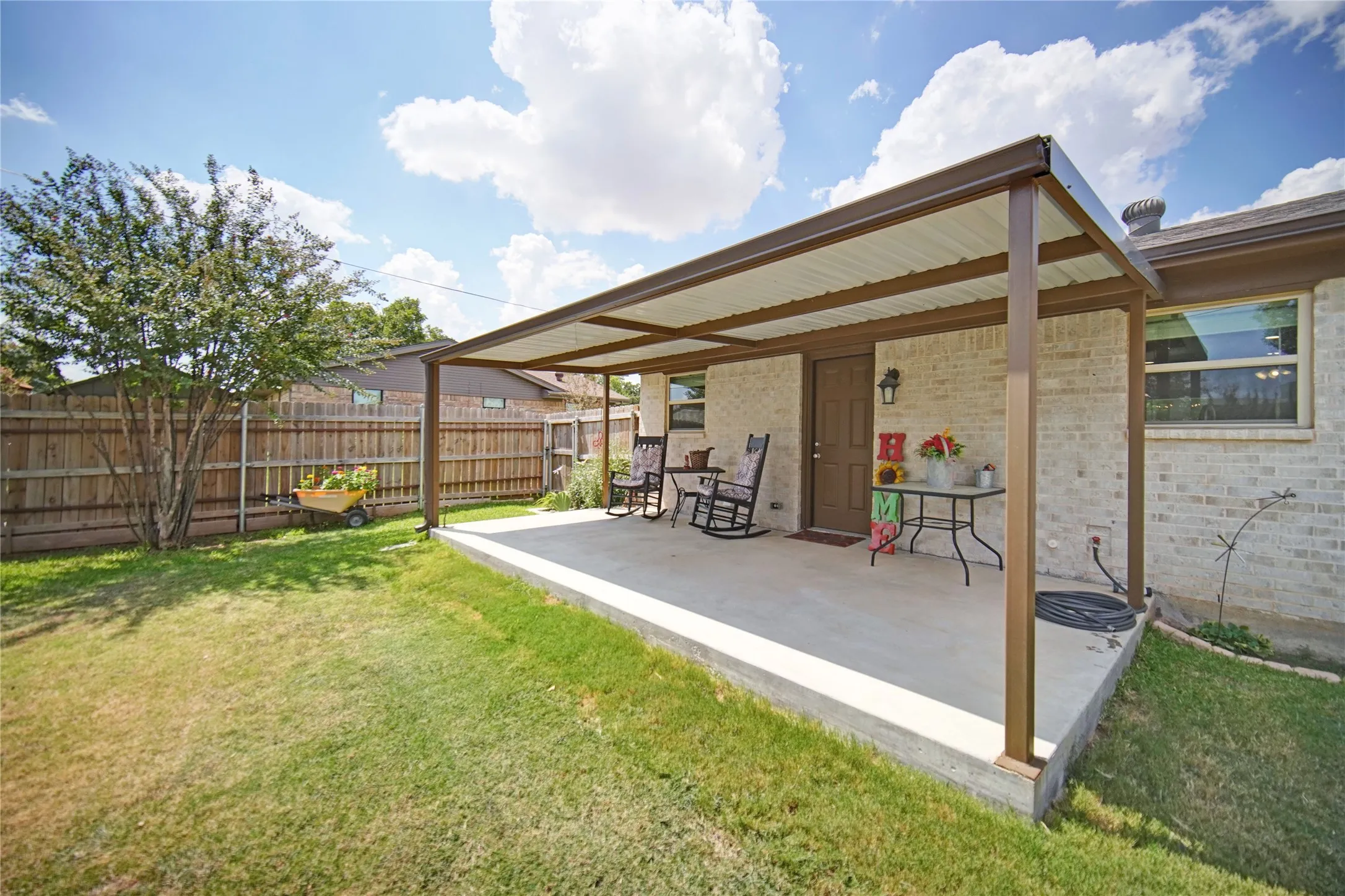 Single Family Residence For Sale in Jack County , 128 Oak Creek Street, Jacksboro, Texas 76458, 4 Bedroom, 2 Bathroom, 1 Garage spaces, 1,274 Sqft, built in 1980, mls#21380850, Real Estate Agent in Jacksboro, Homes For Sale in Jack county, Homes For Sale in Jacksboro, Realtor in Jacksboro Texas, Real Estate Brokerage Independent Realty Texas, Luminita Cordes Realtor