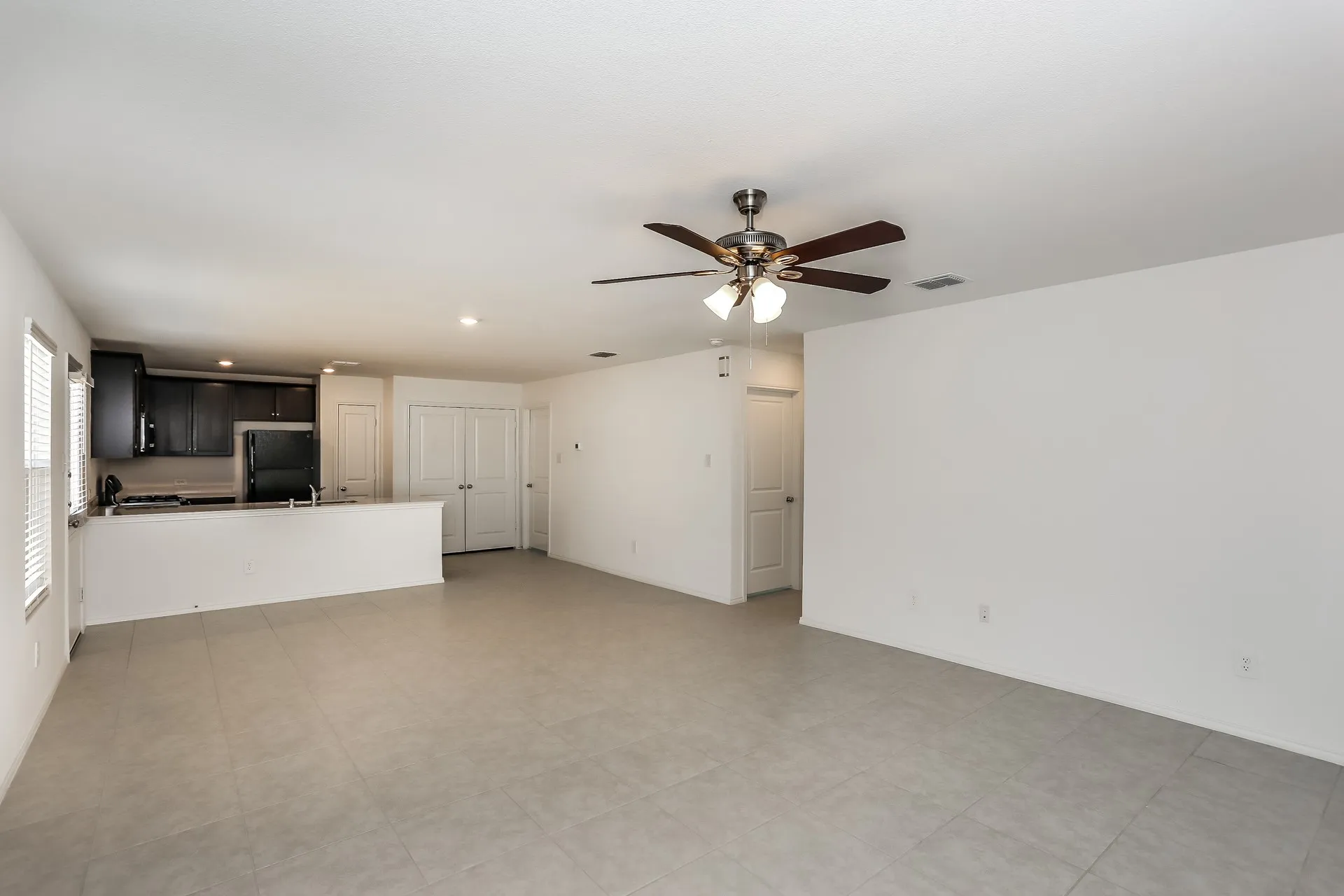 Single Family Residence For Rent in Kaufman County , 2962 Wallace Wells Court, Crandall, Texas 75114, 3 Bedroom, 2 Bathroom, 2 Garage spaces, 1,266 Sqft, built in 2022, mls#21381097, Real Estate Agent in Crandall, Homes For Rent in Kaufman county, Homes For Rent in Crandall, Realtor in Crandall Texas, Real Estate Brokerage Independent Realty Texas, Luminita Cordes Realtor