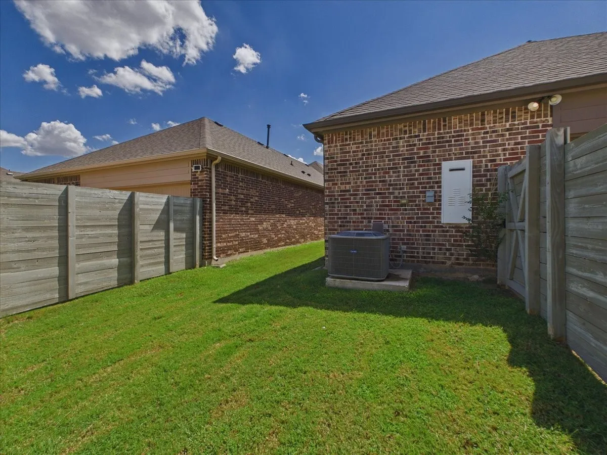 Single Family Residence For Sale in Denton County , 916 Boardwalk Way, Argyle, Texas 76226, 3 Bedroom, 2 Bathroom, 2 Garage spaces, 1,894 Sqft, built in 2018, mls#21381114, Real Estate Agent in Argyle, Homes For Sale in Denton county, Homes For Sale in Argyle, Realtor in Argyle Texas, Real Estate Brokerage Independent Realty Texas, Luminita Cordes Realtor