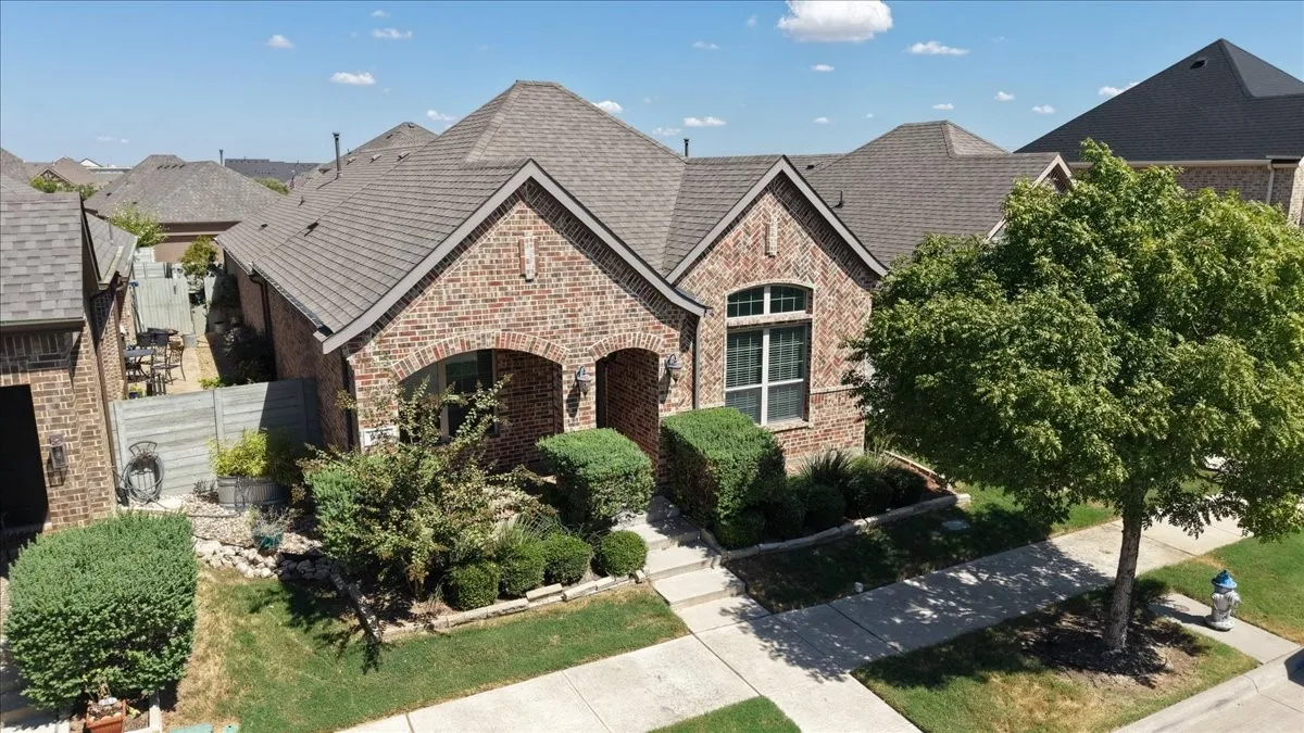 Single Family Residence For Sale in Denton County , 916 Boardwalk Way, Argyle, Texas 76226, 3 Bedroom, 2 Bathroom, 2 Garage spaces, 1,894 Sqft, built in 2018, mls#21381114, Real Estate Agent in Argyle, Homes For Sale in Denton county, Homes For Sale in Argyle, Realtor in Argyle Texas, Real Estate Brokerage Independent Realty Texas, Luminita Cordes Realtor