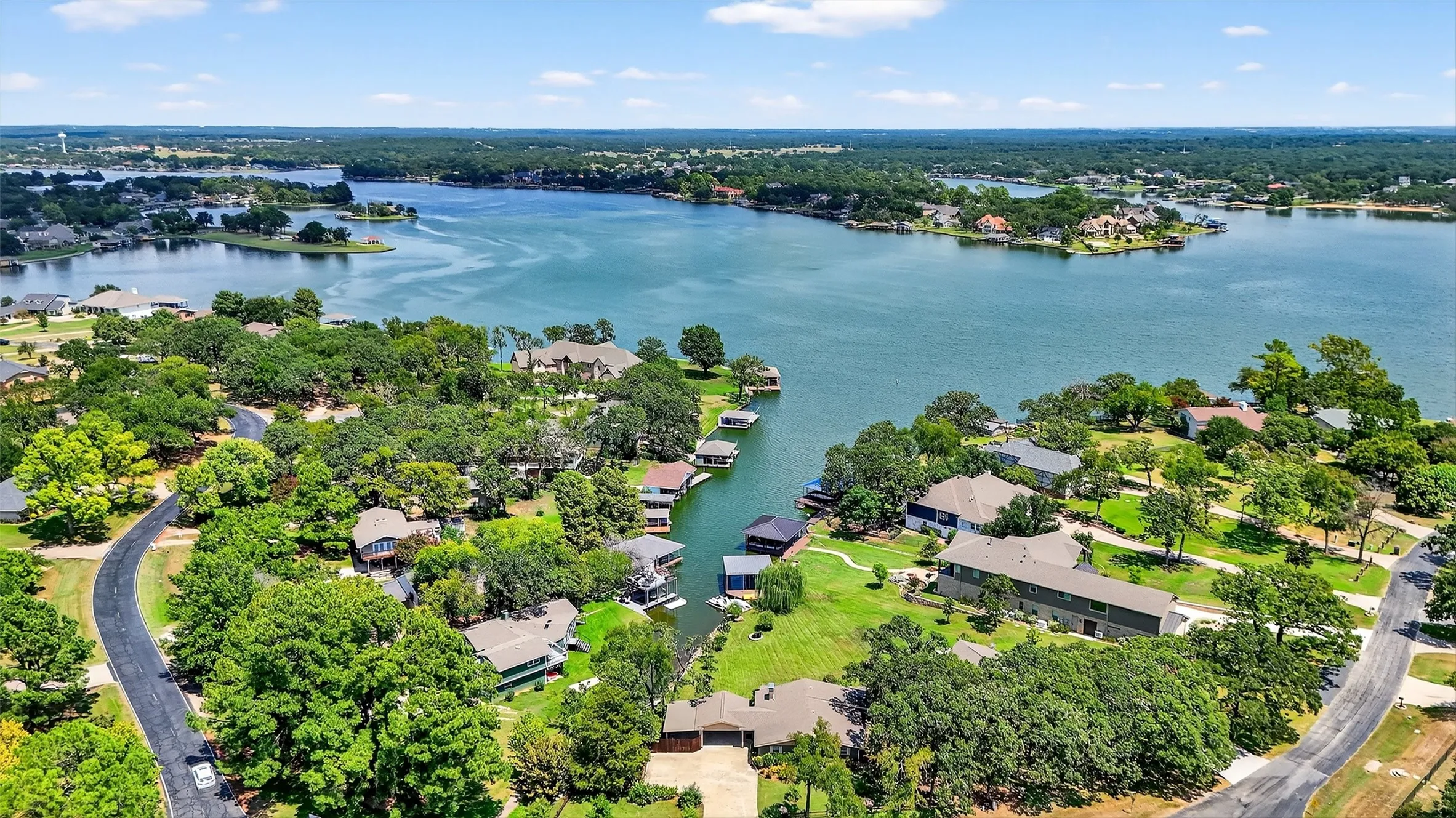 Single Family Residence For Rent in Cooke County , 100 Kiowa Drive S, Lake Kiowa, Texas 76240, 2 Bedroom, 2 Bathroom, Garage spaces, 1,650 Sqft, built in 1972, mls#21381040, Real Estate Agent in Lake Kiowa, Homes For Rent in Cooke county, Homes For Rent in Lake Kiowa, Realtor in Lake Kiowa Texas, Real Estate Brokerage Independent Realty Texas, Luminita Cordes Realtor