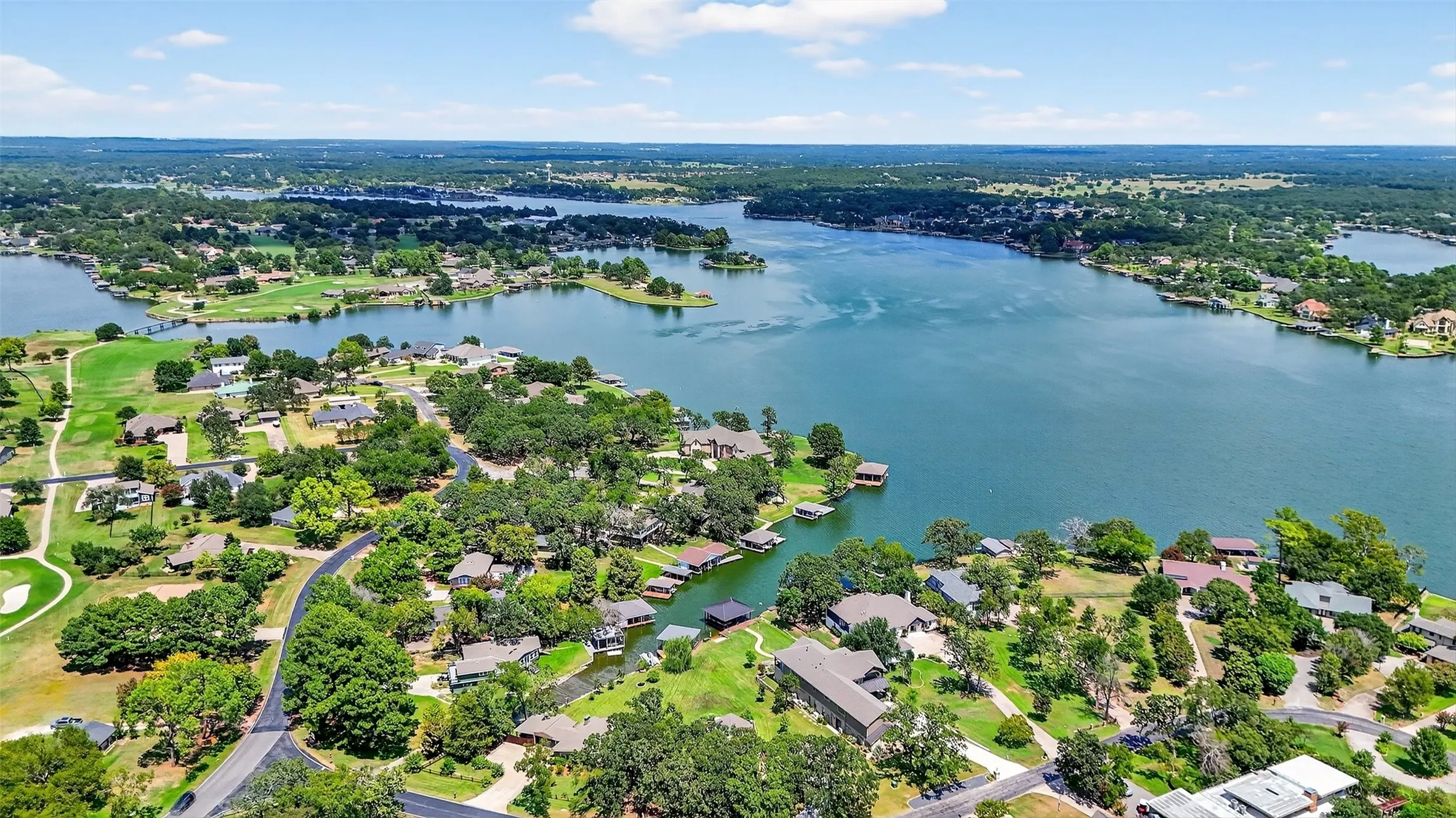 Single Family Residence For Rent in Cooke County , 100 Kiowa Drive S, Lake Kiowa, Texas 76240, 2 Bedroom, 2 Bathroom, Garage spaces, 1,650 Sqft, built in 1972, mls#21381040, Real Estate Agent in Lake Kiowa, Homes For Rent in Cooke county, Homes For Rent in Lake Kiowa, Realtor in Lake Kiowa Texas, Real Estate Brokerage Independent Realty Texas, Luminita Cordes Realtor