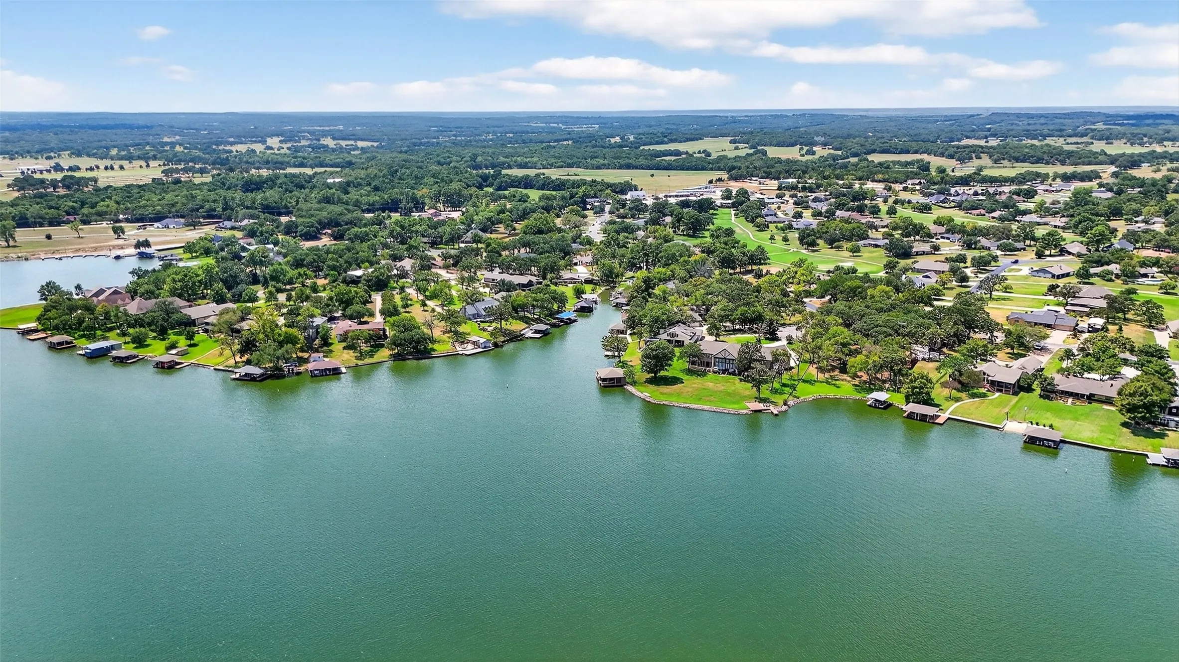 Single Family Residence For Rent in Cooke County , 100 Kiowa Drive S, Lake Kiowa, Texas 76240, 2 Bedroom, 2 Bathroom, Garage spaces, 1,650 Sqft, built in 1972, mls#21381040, Real Estate Agent in Lake Kiowa, Homes For Rent in Cooke county, Homes For Rent in Lake Kiowa, Realtor in Lake Kiowa Texas, Real Estate Brokerage Independent Realty Texas, Luminita Cordes Realtor