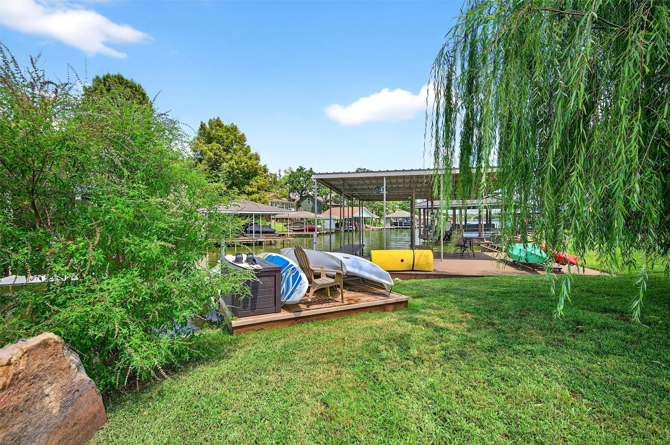 Single Family Residence For Rent in Cooke County , 100 Kiowa Drive S, Lake Kiowa, Texas 76240, 2 Bedroom, 2 Bathroom, Garage spaces, 1,650 Sqft, built in 1972, mls#21381040, Real Estate Agent in Lake Kiowa, Homes For Rent in Cooke county, Homes For Rent in Lake Kiowa, Realtor in Lake Kiowa Texas, Real Estate Brokerage Independent Realty Texas, Luminita Cordes Realtor