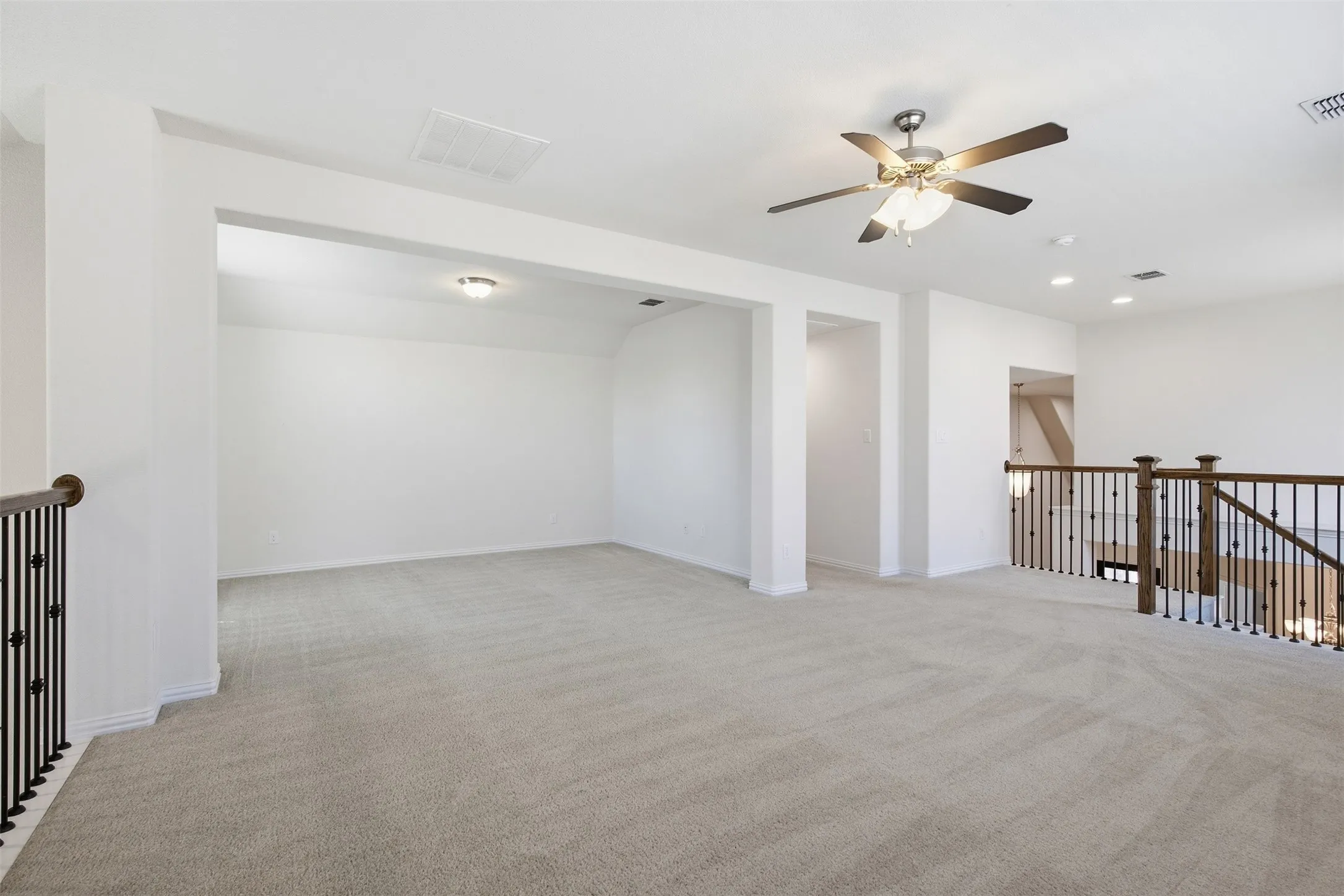 Single Family Residence For Rent in Collin County , 1144 Olympic Drive, Celina, Texas 75009, 4 Bedroom, 3 Bathroom, 2 Garage spaces, 2,985 Sqft, built in 2017, mls#21373985, Real Estate Agent in Celina, Homes For Rent in Collin county, Homes For Rent in Celina, Realtor in Celina Texas, Real Estate Brokerage Independent Realty Texas, Luminita Cordes Realtor