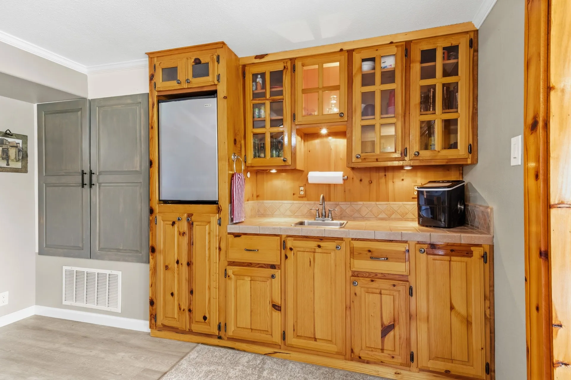Single Family Residence For Sale in Camp County , 803 County Road 2127, Pittsburg, Texas 75686, 3 Bedroom, 3 Bathroom, Garage spaces, 2,700 Sqft, built in 1981, mls#21379037, Real Estate Agent in Pittsburg, Homes For Sale in Camp county, Homes For Sale in Pittsburg, Realtor in Pittsburg Texas, Real Estate Brokerage Independent Realty Texas, Luminita Cordes Realtor
