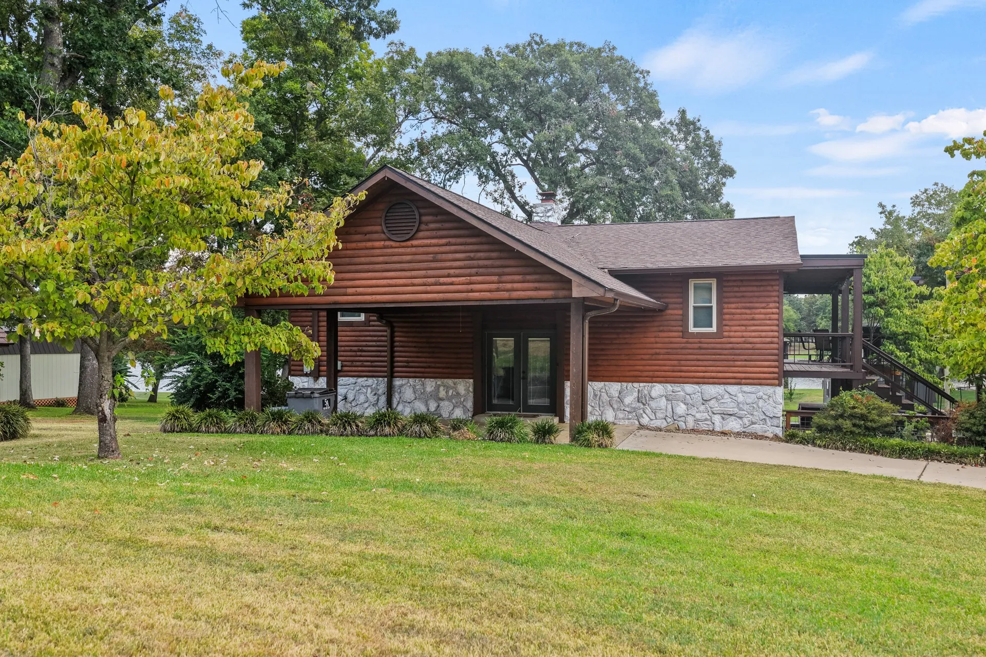 Single Family Residence For Sale in Camp County , 803 County Road 2127, Pittsburg, Texas 75686, 3 Bedroom, 3 Bathroom, Garage spaces, 2,700 Sqft, built in 1981, mls#21379037, Real Estate Agent in Pittsburg, Homes For Sale in Camp county, Homes For Sale in Pittsburg, Realtor in Pittsburg Texas, Real Estate Brokerage Independent Realty Texas, Luminita Cordes Realtor