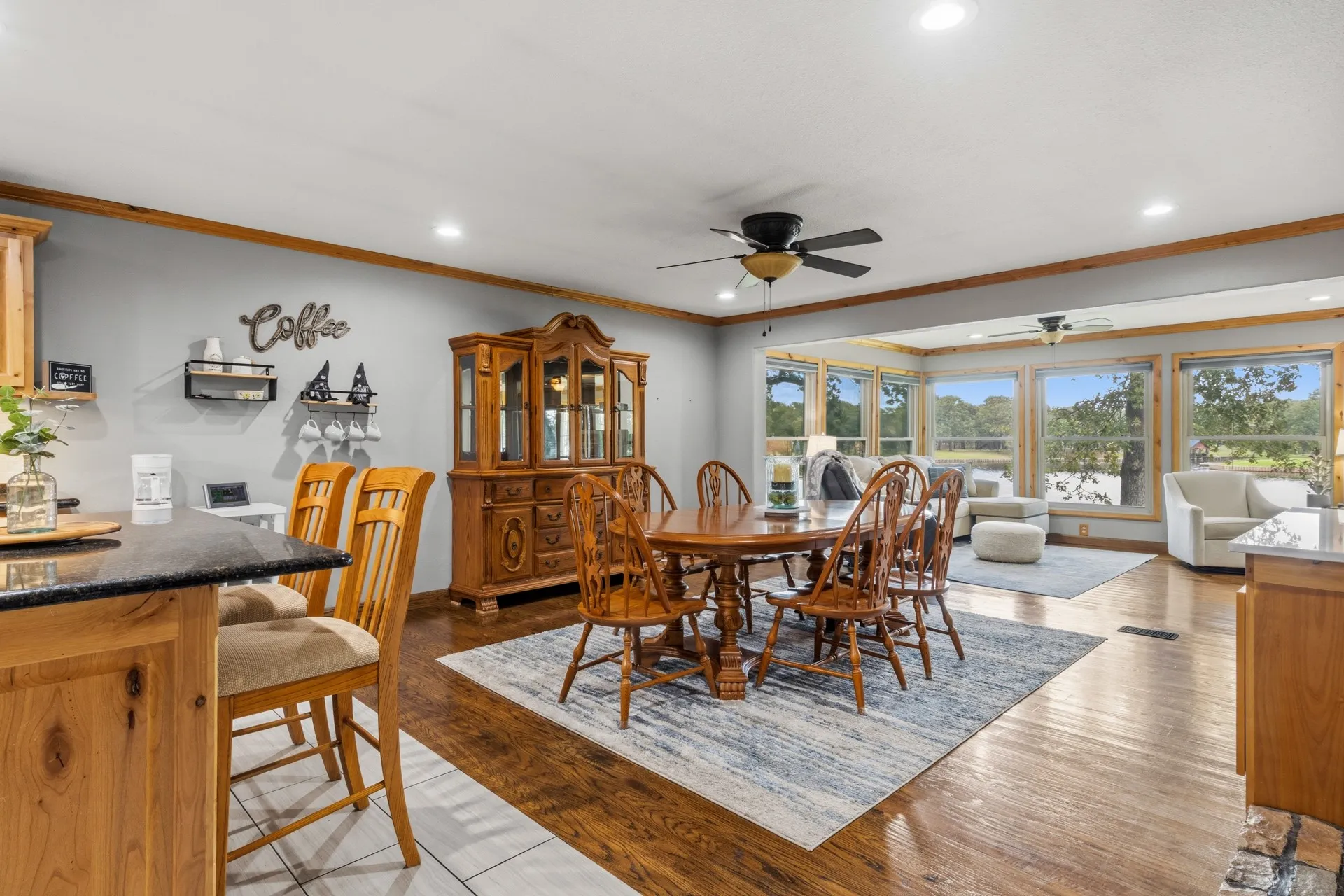 Single Family Residence For Sale in Camp County , 803 County Road 2127, Pittsburg, Texas 75686, 3 Bedroom, 3 Bathroom, Garage spaces, 2,700 Sqft, built in 1981, mls#21379037, Real Estate Agent in Pittsburg, Homes For Sale in Camp county, Homes For Sale in Pittsburg, Realtor in Pittsburg Texas, Real Estate Brokerage Independent Realty Texas, Luminita Cordes Realtor