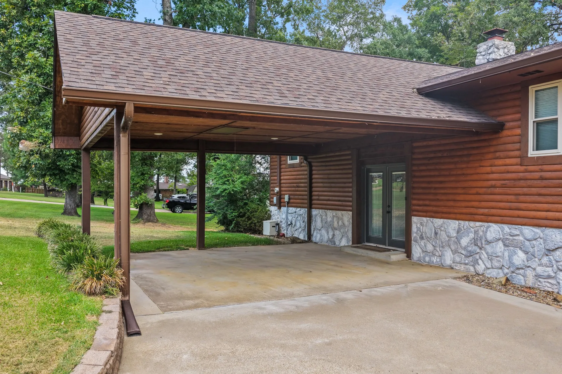 Single Family Residence For Sale in Camp County , 803 County Road 2127, Pittsburg, Texas 75686, 3 Bedroom, 3 Bathroom, Garage spaces, 2,700 Sqft, built in 1981, mls#21379037, Real Estate Agent in Pittsburg, Homes For Sale in Camp county, Homes For Sale in Pittsburg, Realtor in Pittsburg Texas, Real Estate Brokerage Independent Realty Texas, Luminita Cordes Realtor