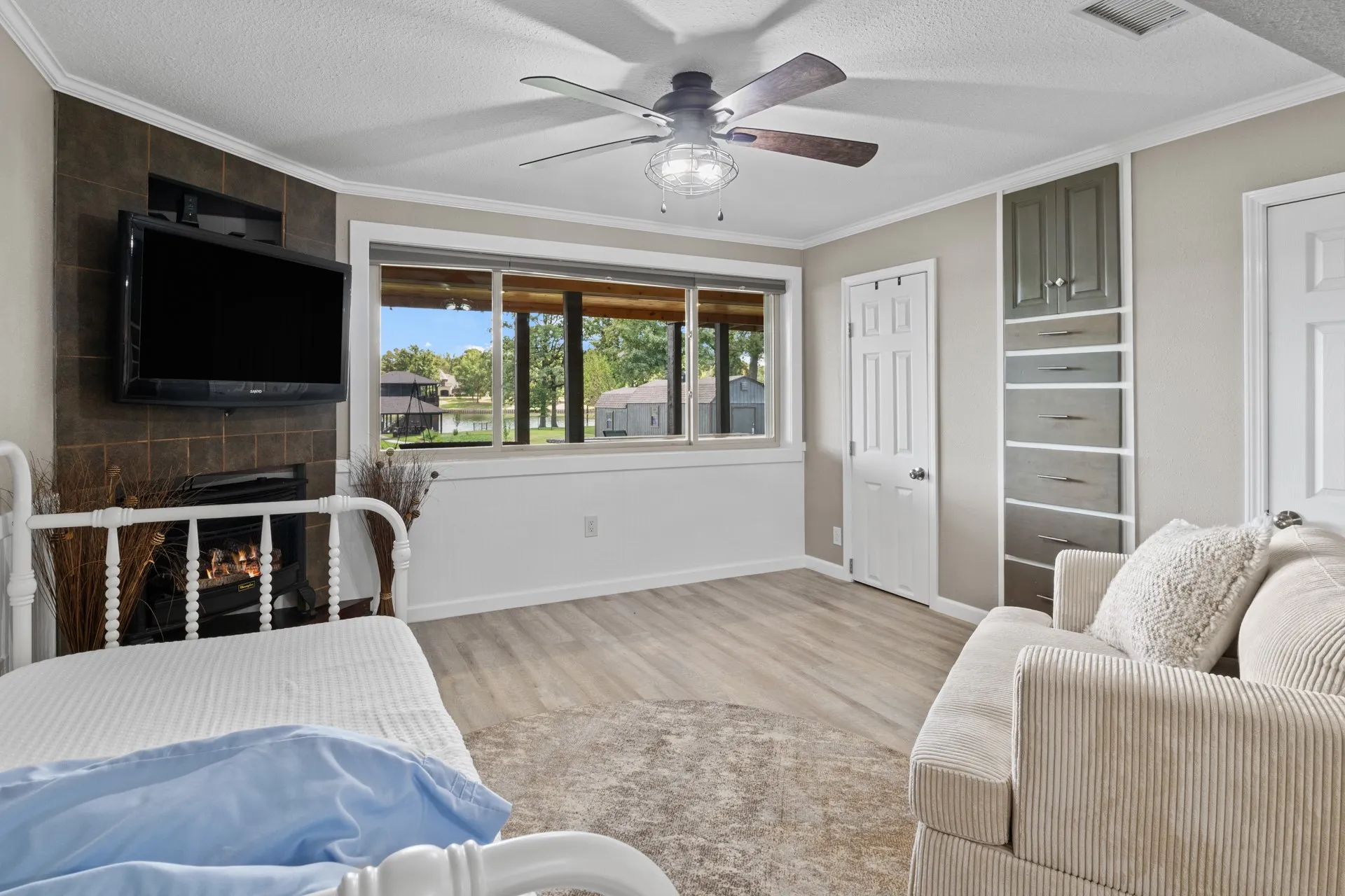 Single Family Residence For Sale in Camp County , 803 County Road 2127, Pittsburg, Texas 75686, 3 Bedroom, 3 Bathroom, Garage spaces, 2,700 Sqft, built in 1981, mls#21379037, Real Estate Agent in Pittsburg, Homes For Sale in Camp county, Homes For Sale in Pittsburg, Realtor in Pittsburg Texas, Real Estate Brokerage Independent Realty Texas, Luminita Cordes Realtor