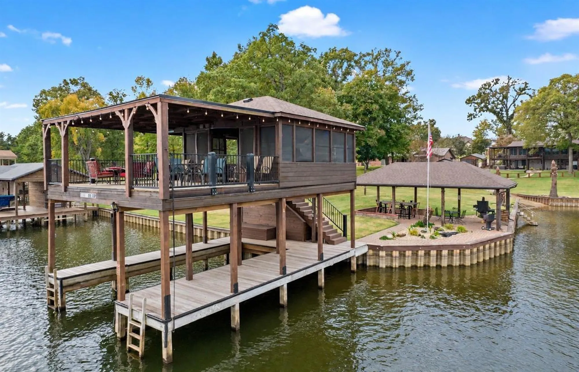 Single Family Residence For Sale in Camp County , 803 County Road 2127, Pittsburg, Texas 75686, 3 Bedroom, 3 Bathroom, Garage spaces, 2,700 Sqft, built in 1981, mls#21379037, Real Estate Agent in Pittsburg, Homes For Sale in Camp county, Homes For Sale in Pittsburg, Realtor in Pittsburg Texas, Real Estate Brokerage Independent Realty Texas, Luminita Cordes Realtor