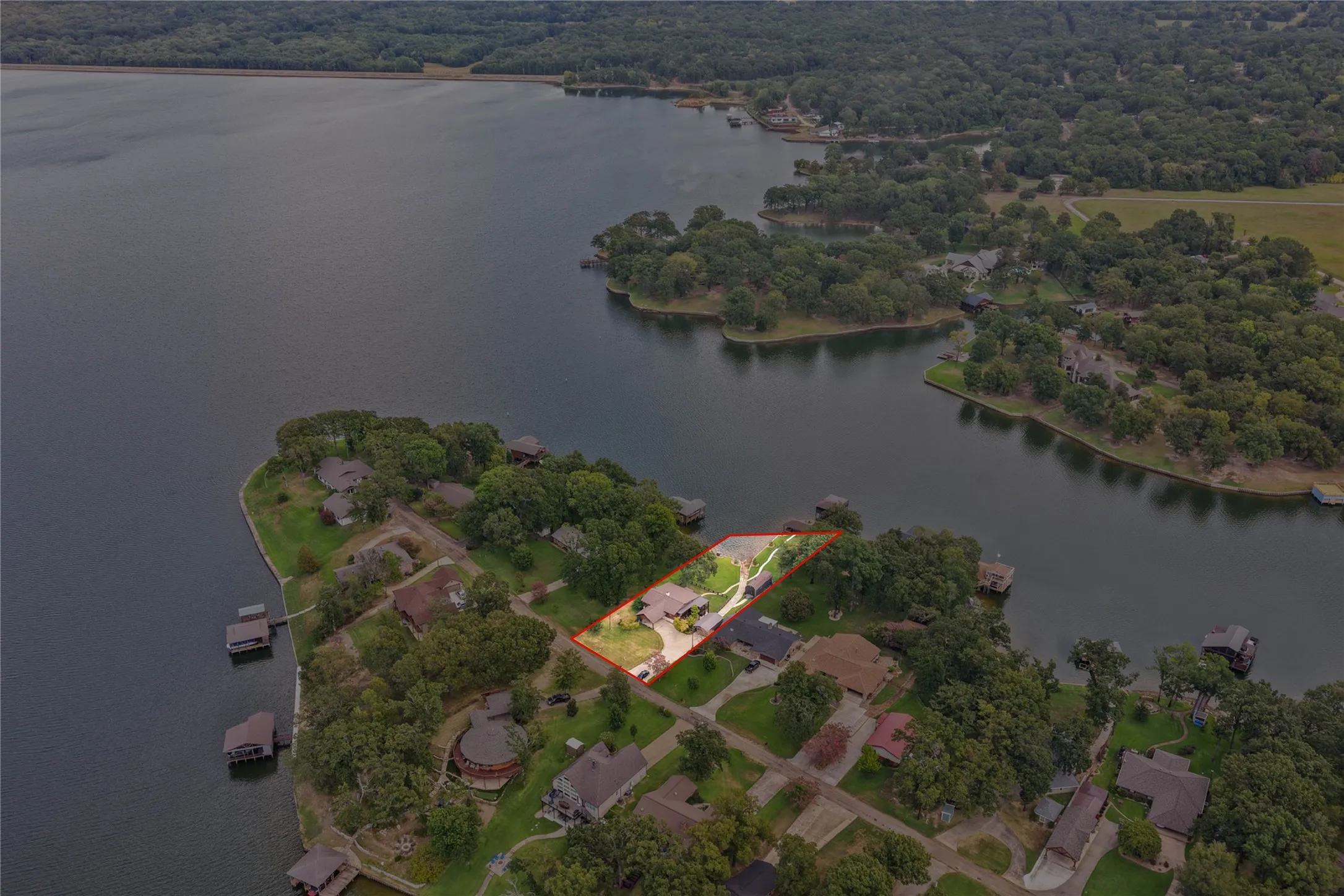 Single Family Residence For Sale in Camp County , 803 County Road 2127, Pittsburg, Texas 75686, 3 Bedroom, 3 Bathroom, Garage spaces, 2,700 Sqft, built in 1981, mls#21379037, Real Estate Agent in Pittsburg, Homes For Sale in Camp county, Homes For Sale in Pittsburg, Realtor in Pittsburg Texas, Real Estate Brokerage Independent Realty Texas, Luminita Cordes Realtor
