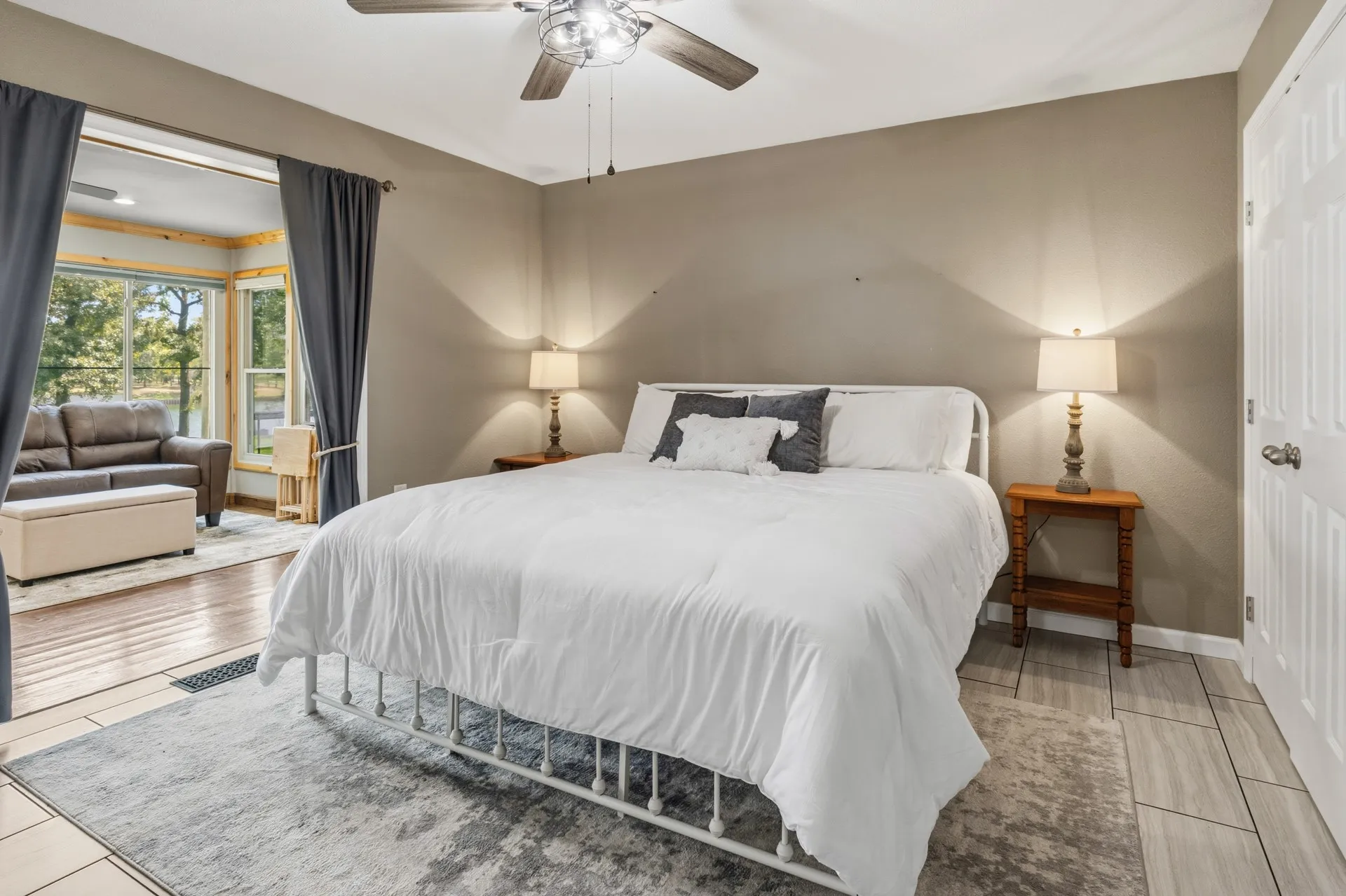 Single Family Residence For Sale in Camp County , 803 County Road 2127, Pittsburg, Texas 75686, 3 Bedroom, 3 Bathroom, Garage spaces, 2,700 Sqft, built in 1981, mls#21379037, Real Estate Agent in Pittsburg, Homes For Sale in Camp county, Homes For Sale in Pittsburg, Realtor in Pittsburg Texas, Real Estate Brokerage Independent Realty Texas, Luminita Cordes Realtor