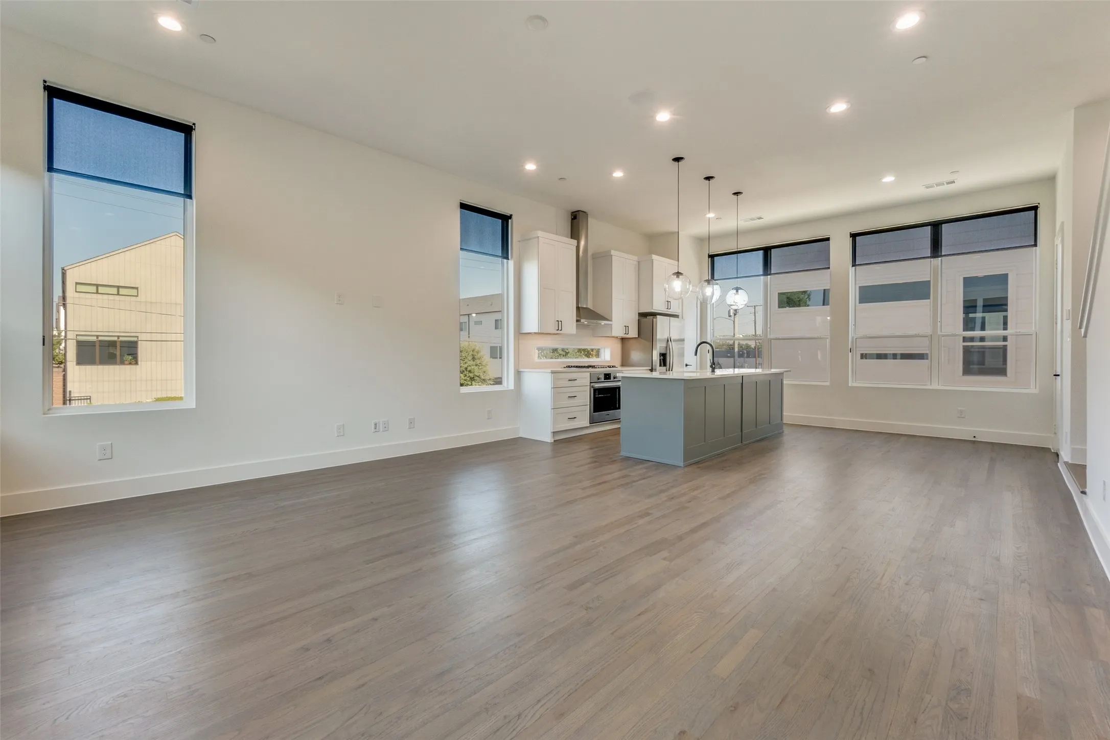 Townhouse For Rent in Dallas County , 4718 Bryan Street 203, Dallas, Texas 75204, 2 Bedroom, 3 Bathroom, 2 Garage spaces, 1,490 Sqft, built in 2024, mls#21381123, Real Estate Agent in Dallas, Homes For Rent in Dallas county, Homes For Rent in Dallas, Realtor in Dallas Texas, Real Estate Brokerage Independent Realty Texas, Luminita Cordes Realtor