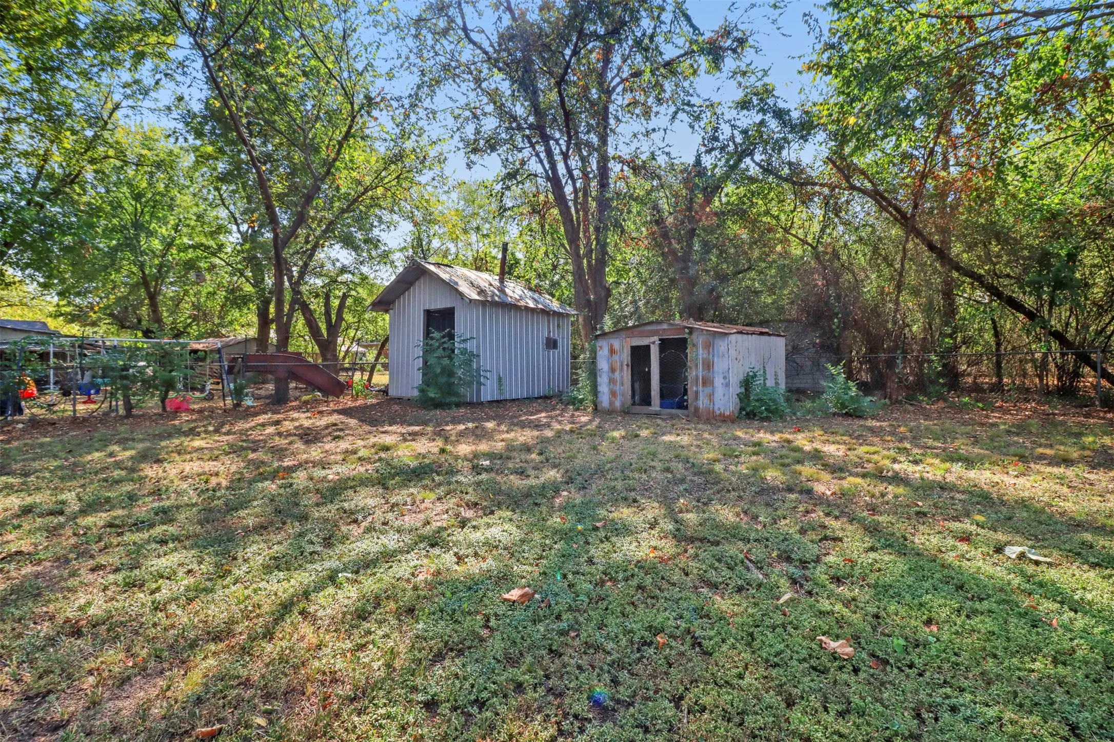 Single Family Residence For Rent in Denton County , 1415 Snyder Street, Denton, Texas 76209, 2 Bedroom, 1 Bathroom, Garage spaces, 1,250 Sqft, built in 1940, mls#21381088, Real Estate Agent in Denton, Homes For Rent in Denton county, Homes For Rent in Denton, Realtor in Denton Texas, Real Estate Brokerage Independent Realty Texas, Luminita Cordes Realtor