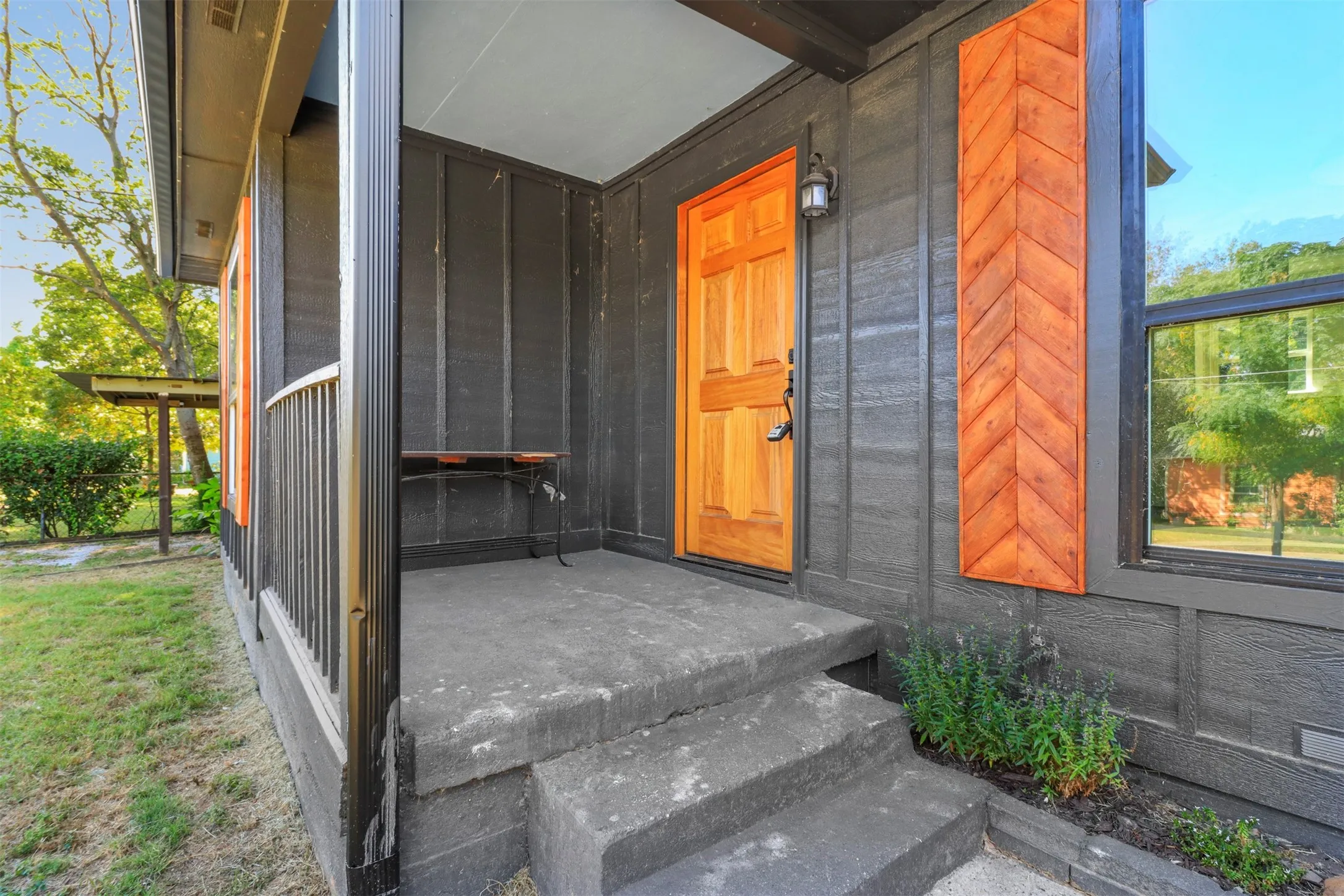 Single Family Residence For Rent in Denton County , 1415 Snyder Street, Denton, Texas 76209, 2 Bedroom, 1 Bathroom, Garage spaces, 1,250 Sqft, built in 1940, mls#21381088, Real Estate Agent in Denton, Homes For Rent in Denton county, Homes For Rent in Denton, Realtor in Denton Texas, Real Estate Brokerage Independent Realty Texas, Luminita Cordes Realtor