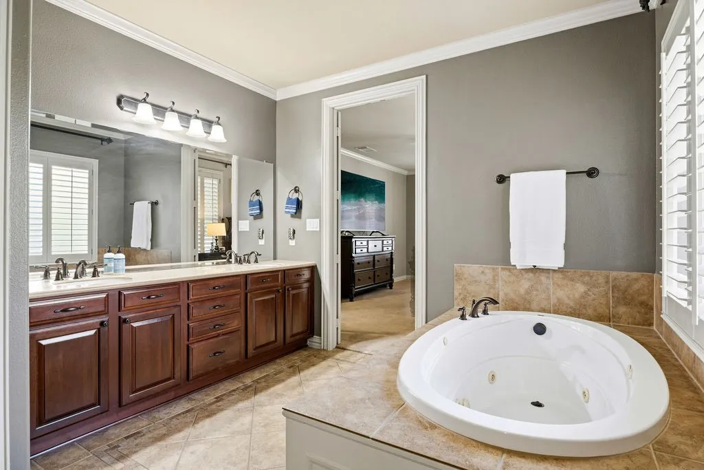 Single Family Residence For Sale in Denton County , 4823 Linda Lane, Frisco, Texas 75033, 4 Bedroom, 4 Bathroom, 3 Garage spaces, 3,980 Sqft, built in 2007, mls#21366731, Real Estate Agent in Frisco, Homes For Sale in Denton county, Homes For Sale in Frisco, Realtor in Frisco Texas, Real Estate Brokerage Independent Realty Texas, Luminita Cordes Realtor