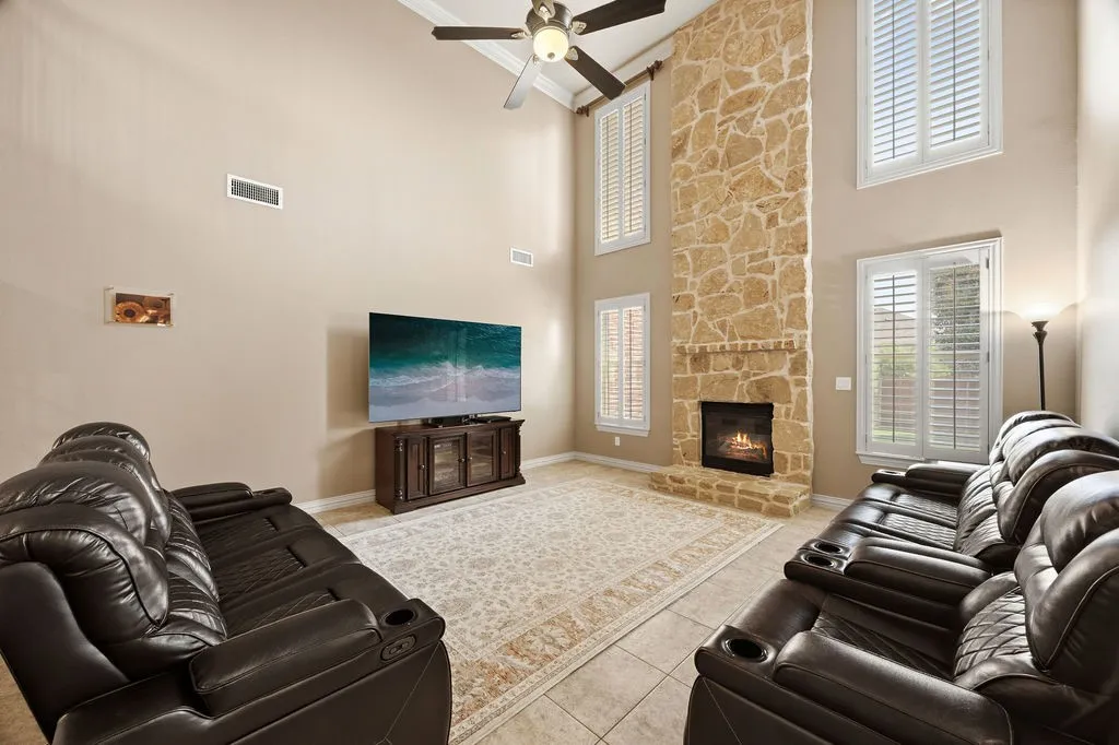 Single Family Residence For Sale in Denton County , 4823 Linda Lane, Frisco, Texas 75033, 4 Bedroom, 4 Bathroom, 3 Garage spaces, 3,980 Sqft, built in 2007, mls#21366731, Real Estate Agent in Frisco, Homes For Sale in Denton county, Homes For Sale in Frisco, Realtor in Frisco Texas, Real Estate Brokerage Independent Realty Texas, Luminita Cordes Realtor