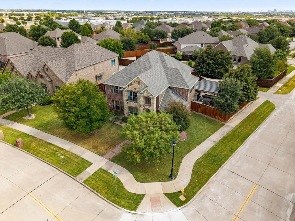 Single Family Residence For Sale in Denton County , 4823 Linda Lane, Frisco, Texas 75033, 4 Bedroom, 4 Bathroom, 3 Garage spaces, 3,980 Sqft, built in 2007, mls#21366731, Real Estate Agent in Frisco, Homes For Sale in Denton county, Homes For Sale in Frisco, Realtor in Frisco Texas, Real Estate Brokerage Independent Realty Texas, Luminita Cordes Realtor