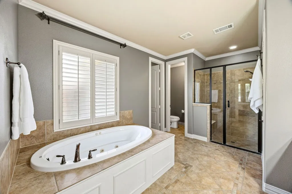 Single Family Residence For Sale in Denton County , 4823 Linda Lane, Frisco, Texas 75033, 4 Bedroom, 4 Bathroom, 3 Garage spaces, 3,980 Sqft, built in 2007, mls#21366731, Real Estate Agent in Frisco, Homes For Sale in Denton county, Homes For Sale in Frisco, Realtor in Frisco Texas, Real Estate Brokerage Independent Realty Texas, Luminita Cordes Realtor