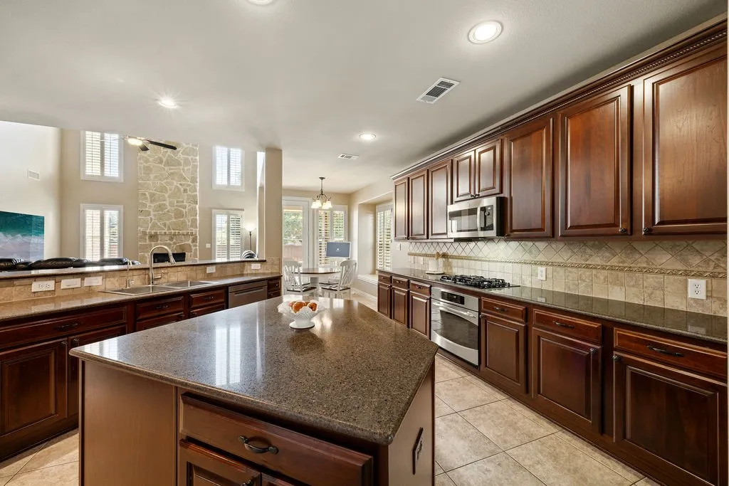 Single Family Residence For Sale in Denton County , 4823 Linda Lane, Frisco, Texas 75033, 4 Bedroom, 4 Bathroom, 3 Garage spaces, 3,980 Sqft, built in 2007, mls#21366731, Real Estate Agent in Frisco, Homes For Sale in Denton county, Homes For Sale in Frisco, Realtor in Frisco Texas, Real Estate Brokerage Independent Realty Texas, Luminita Cordes Realtor