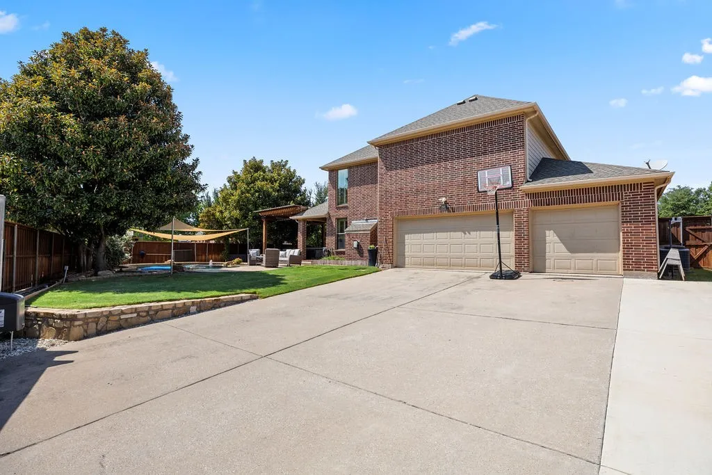 Single Family Residence For Sale in Denton County , 4823 Linda Lane, Frisco, Texas 75033, 4 Bedroom, 4 Bathroom, 3 Garage spaces, 3,980 Sqft, built in 2007, mls#21366731, Real Estate Agent in Frisco, Homes For Sale in Denton county, Homes For Sale in Frisco, Realtor in Frisco Texas, Real Estate Brokerage Independent Realty Texas, Luminita Cordes Realtor