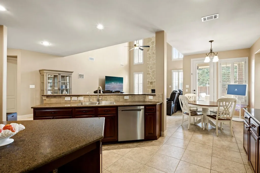 Single Family Residence For Sale in Denton County , 4823 Linda Lane, Frisco, Texas 75033, 4 Bedroom, 4 Bathroom, 3 Garage spaces, 3,980 Sqft, built in 2007, mls#21366731, Real Estate Agent in Frisco, Homes For Sale in Denton county, Homes For Sale in Frisco, Realtor in Frisco Texas, Real Estate Brokerage Independent Realty Texas, Luminita Cordes Realtor