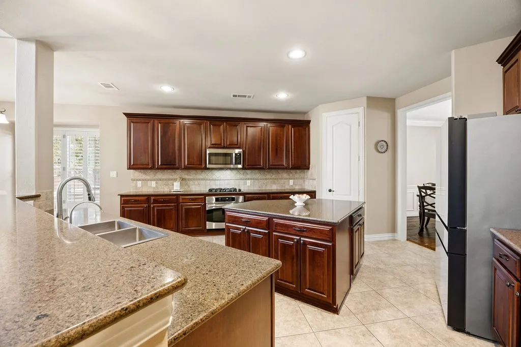 Single Family Residence For Sale in Denton County , 4823 Linda Lane, Frisco, Texas 75033, 4 Bedroom, 4 Bathroom, 3 Garage spaces, 3,980 Sqft, built in 2007, mls#21366731, Real Estate Agent in Frisco, Homes For Sale in Denton county, Homes For Sale in Frisco, Realtor in Frisco Texas, Real Estate Brokerage Independent Realty Texas, Luminita Cordes Realtor