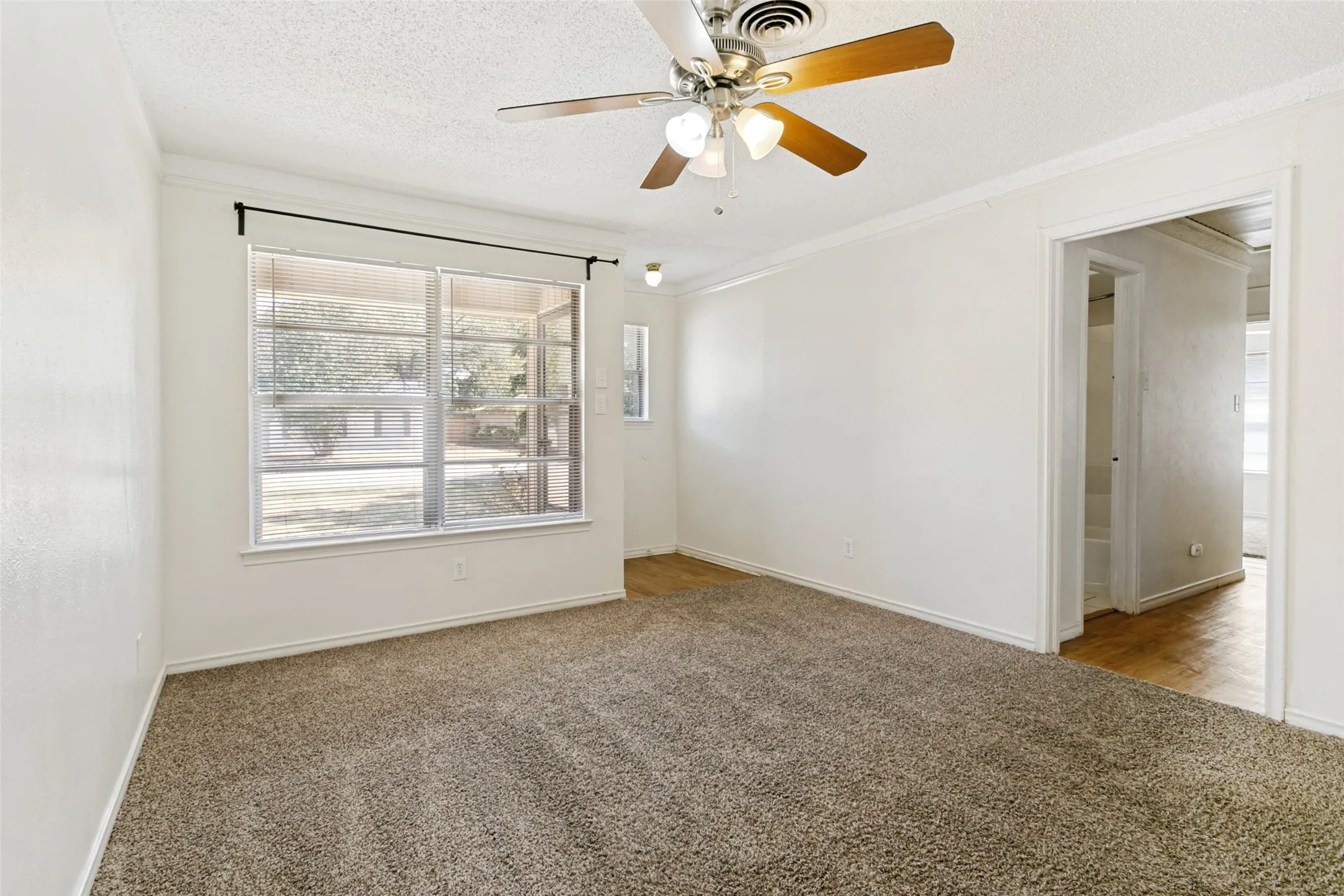Single Family Residence For Rent in Tarrant County , 5133 Susan Lee Lane, North Richland Hills, Texas 76180, 3 Bedroom, 2 Bathroom, 2 Garage spaces, 1,396 Sqft, built in 1959, mls#21381134, Real Estate Agent in North Richland Hills, Homes For Rent in Tarrant county, Homes For Rent in North Richland Hills, Realtor in North Richland Hills Texas, Real Estate Brokerage Independent Realty Texas, Luminita Cordes Realtor