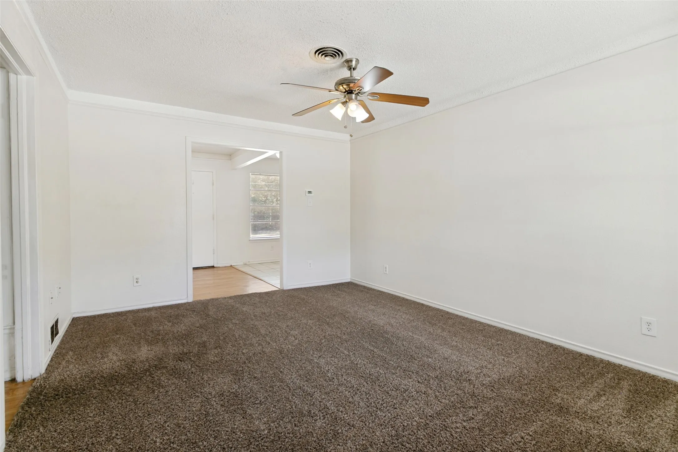 Single Family Residence For Rent in Tarrant County , 5133 Susan Lee Lane, North Richland Hills, Texas 76180, 3 Bedroom, 2 Bathroom, 2 Garage spaces, 1,396 Sqft, built in 1959, mls#21381134, Real Estate Agent in North Richland Hills, Homes For Rent in Tarrant county, Homes For Rent in North Richland Hills, Realtor in North Richland Hills Texas, Real Estate Brokerage Independent Realty Texas, Luminita Cordes Realtor