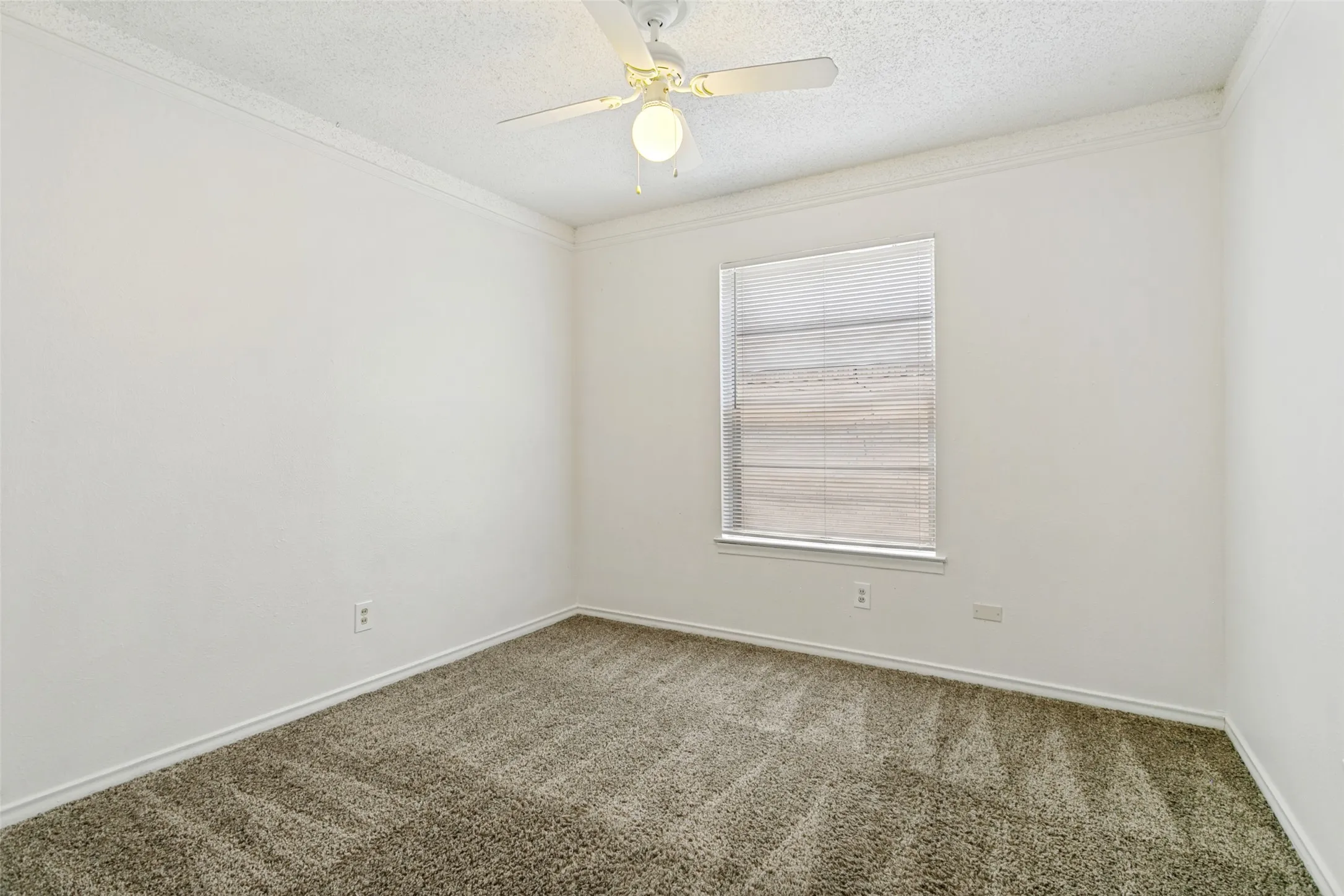 Single Family Residence For Rent in Tarrant County , 5133 Susan Lee Lane, North Richland Hills, Texas 76180, 3 Bedroom, 2 Bathroom, 2 Garage spaces, 1,396 Sqft, built in 1959, mls#21381134, Real Estate Agent in North Richland Hills, Homes For Rent in Tarrant county, Homes For Rent in North Richland Hills, Realtor in North Richland Hills Texas, Real Estate Brokerage Independent Realty Texas, Luminita Cordes Realtor
