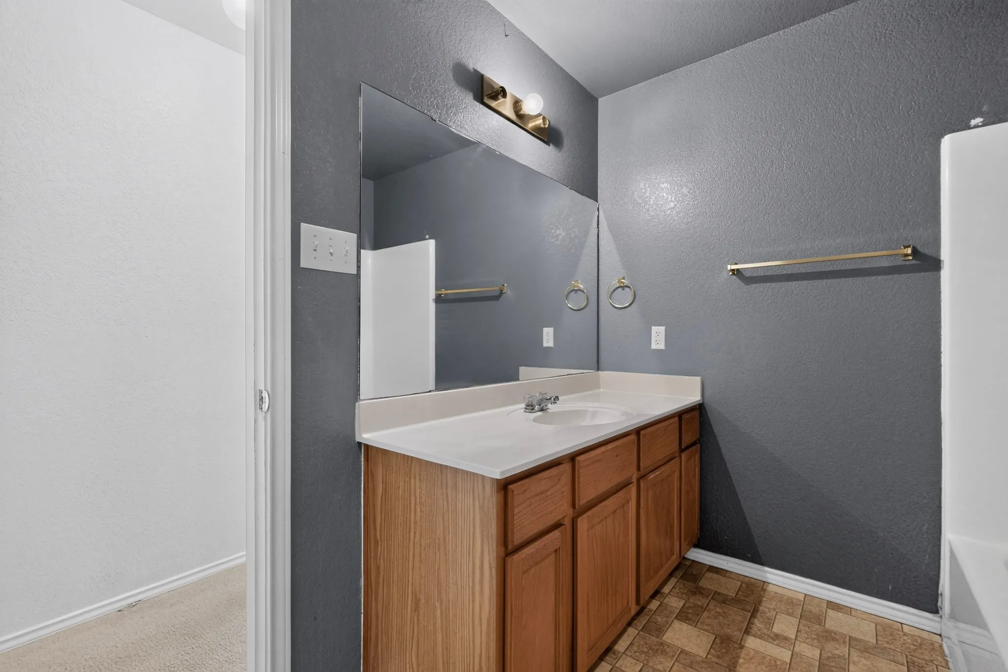 Single Family Residence For Rent in Bell County , 5201 Holster Drive, Killeen, Texas 76549, 4 Bedroom, 2 Bathroom, 2 Garage spaces, 1,918 Sqft, built in 2006, mls#21381137, Real Estate Agent in Killeen, Homes For Rent in Bell county, Homes For Rent in Killeen, Realtor in Killeen Texas, Real Estate Brokerage Independent Realty Texas, Luminita Cordes Realtor